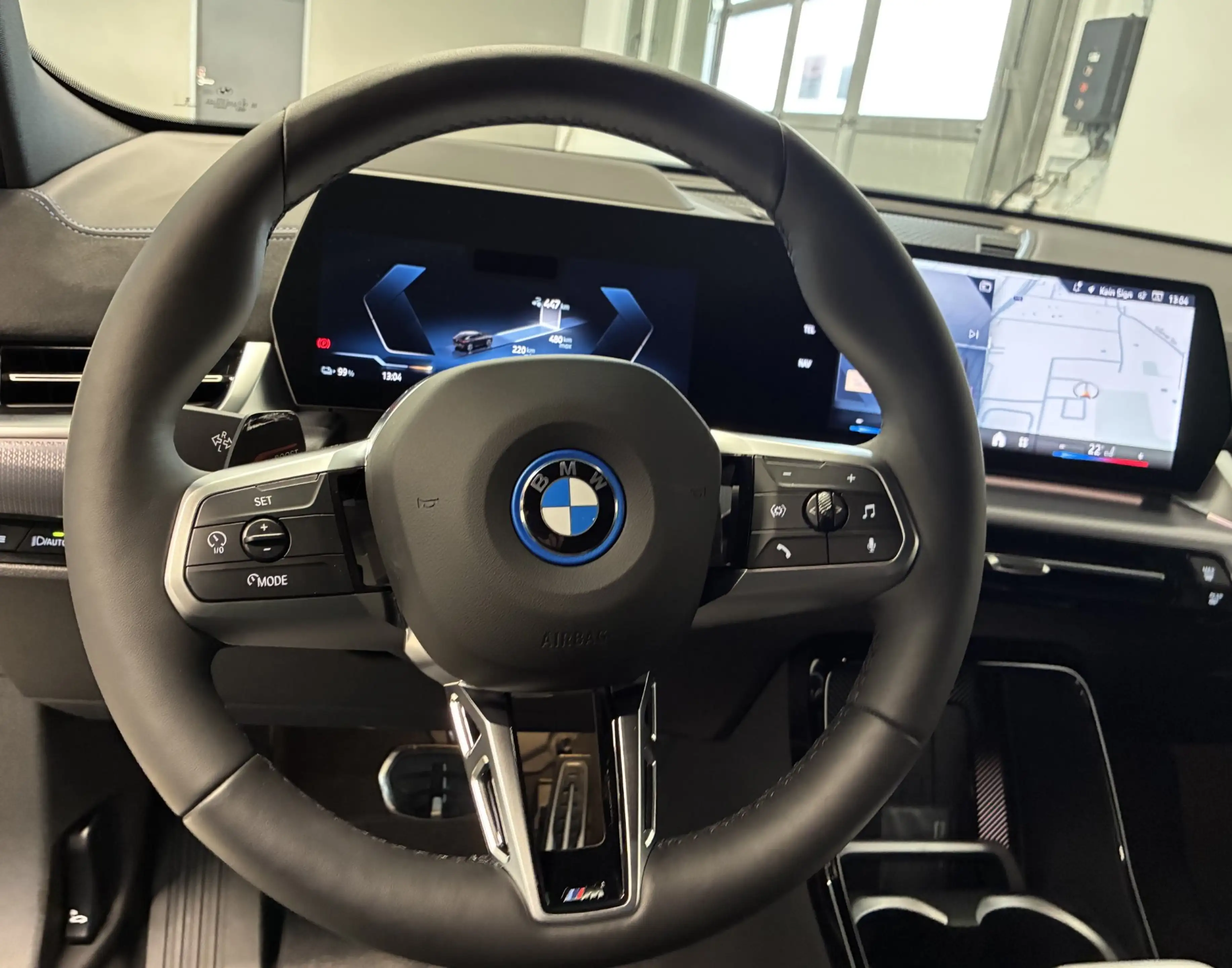 BMW iX2 eDrive20 — photo 9