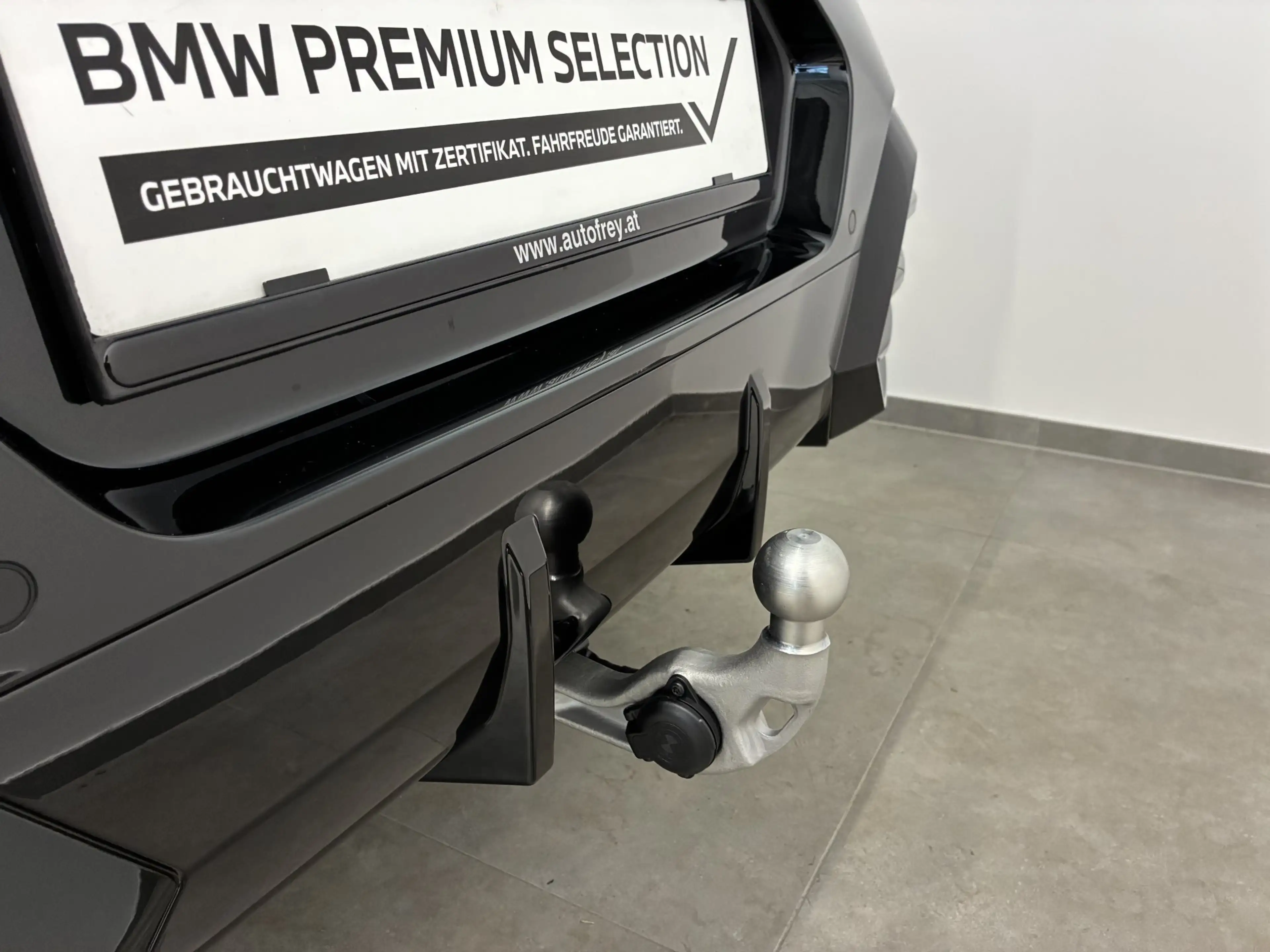 BMW iX2 eDrive20 — photo 3
