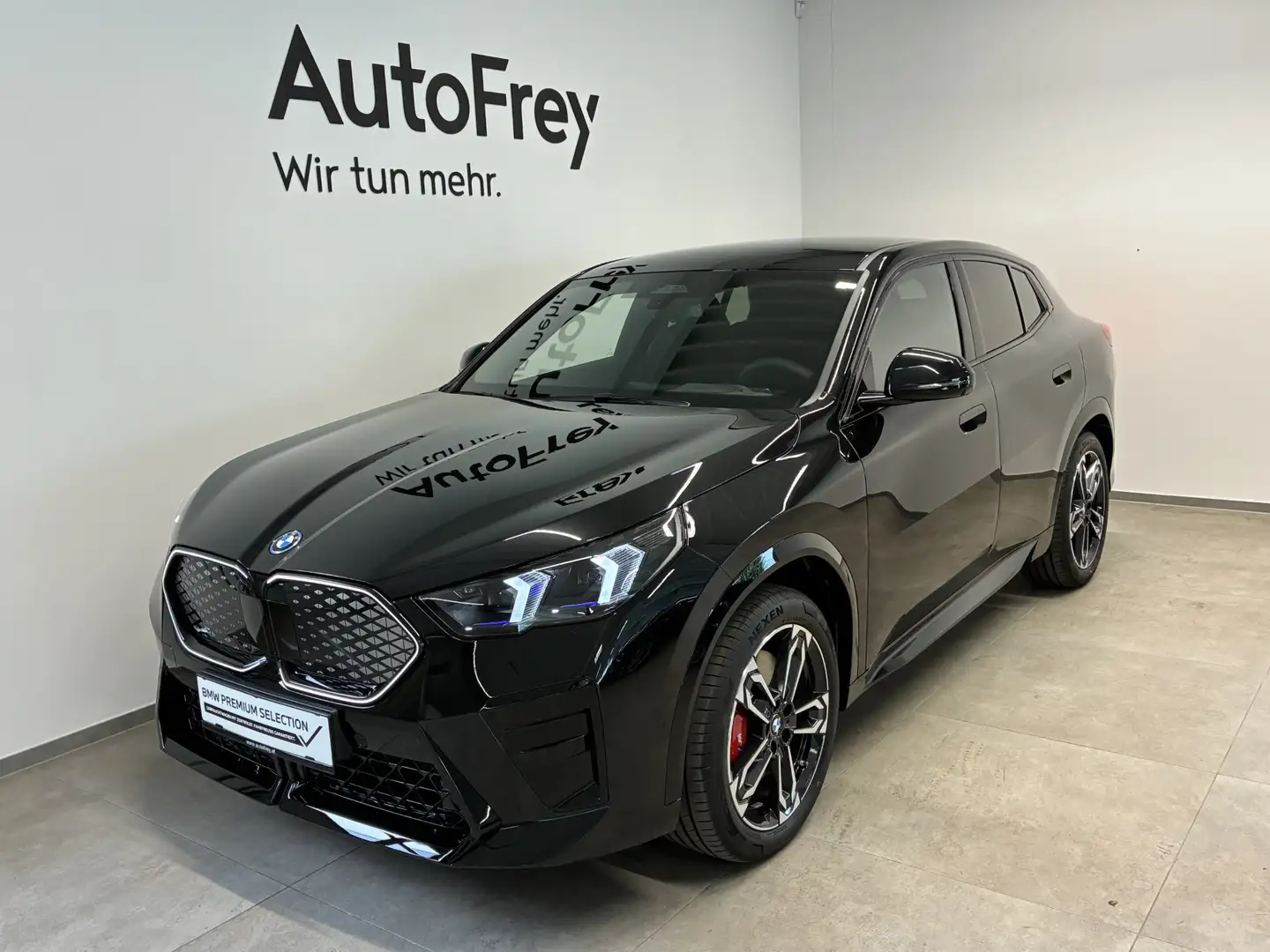 BMW iX2 eDrive20 Schwarz - 1