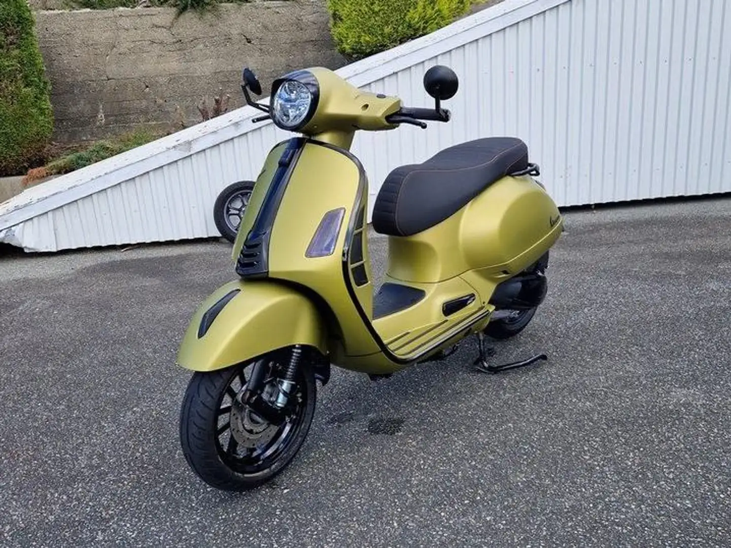 Vespa GTS 300 Zöld - 2