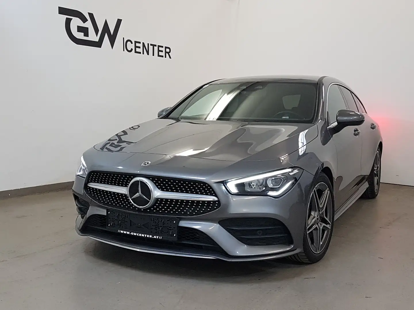 Mercedes-Benz CLA 200 d AMG Line Distronic Grau - 1