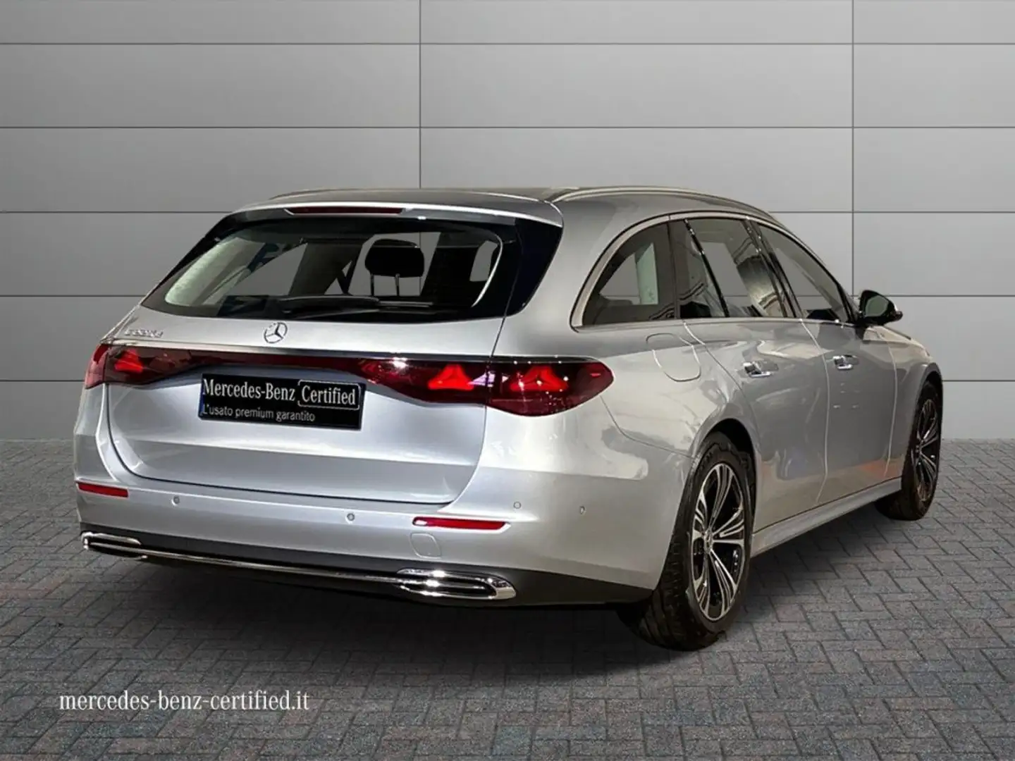 Mercedes-Benz E 220 d Mild hybrid S.W. Advanced Silber - 2