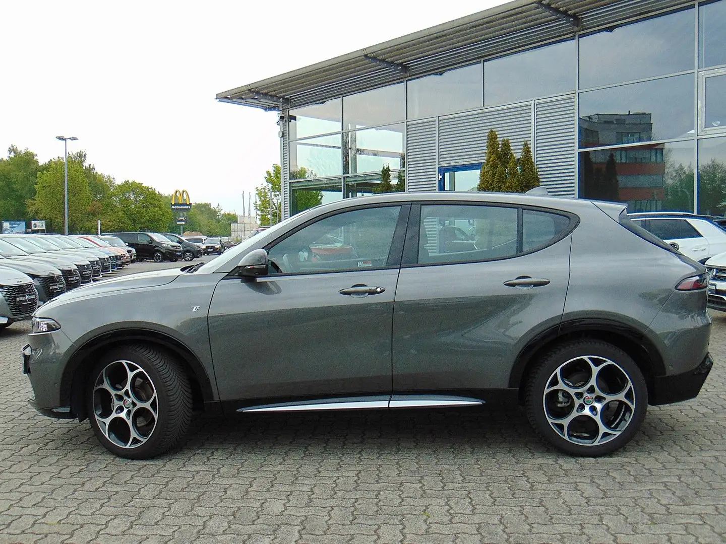Alfa Romeo Tonale Ti MHEV 1.6 VGT-D Grau - 2