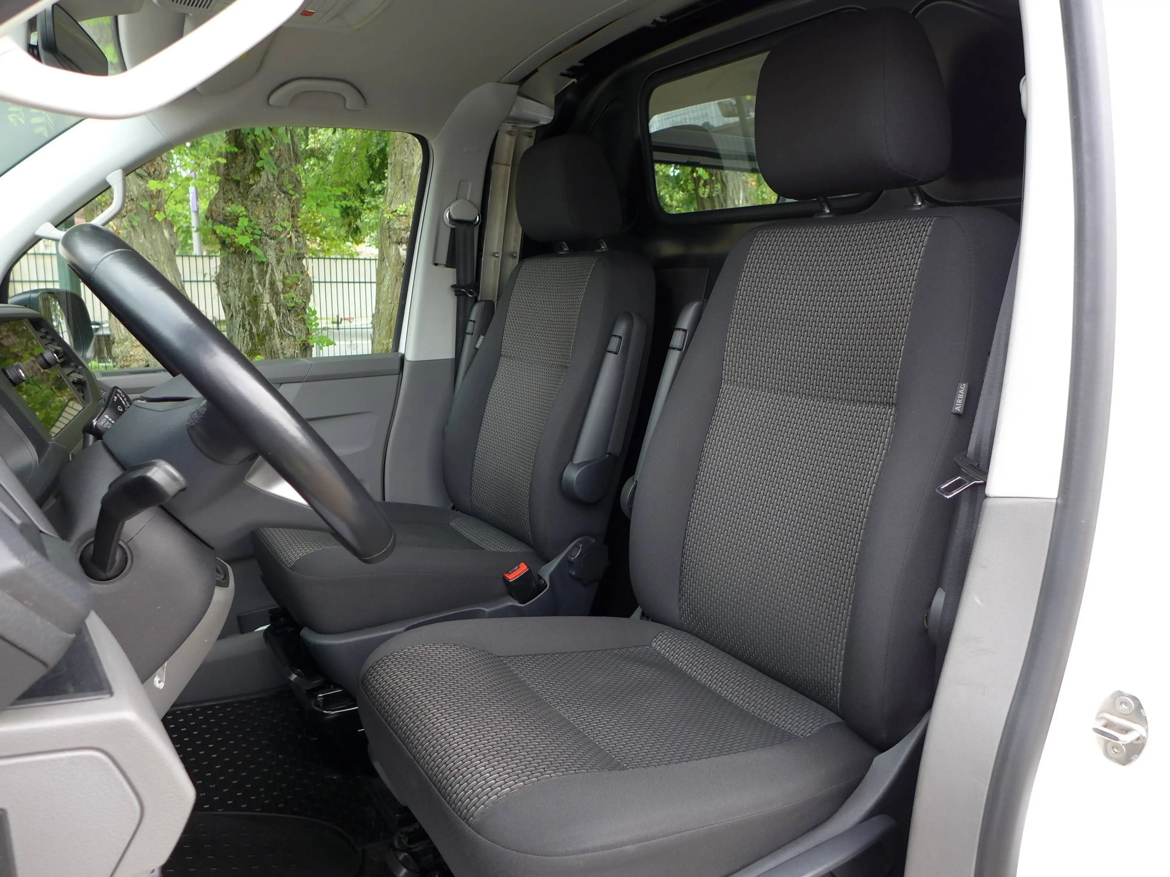 Volkswagen T6.1 Transporter Transporter T6.1 2.0 TDI DSG Kurz LED/NAVI/ACC/SideAssist — photo 7