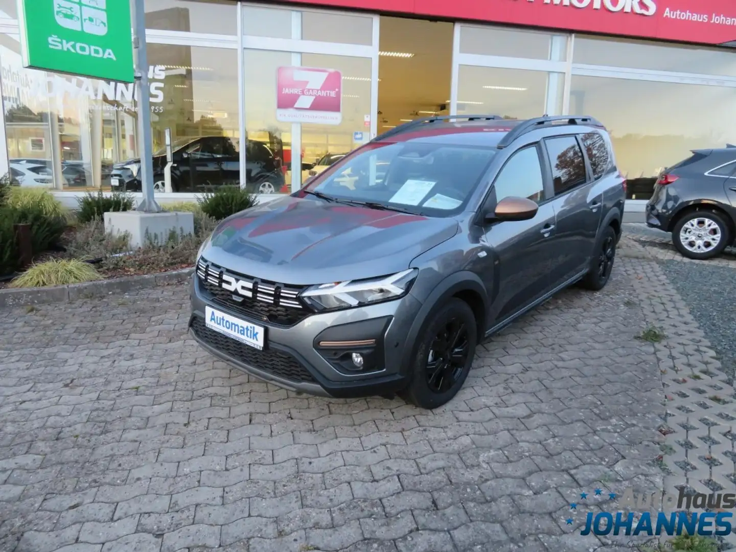 Dacia Jogger Extreme 1.6 Hybrid Klima Navi Rückfahrkamera Grau - 1