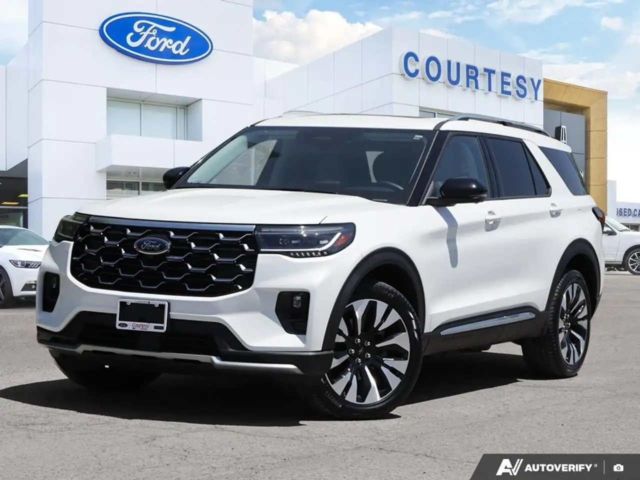 Ford Explorer снимка Ford Explorer