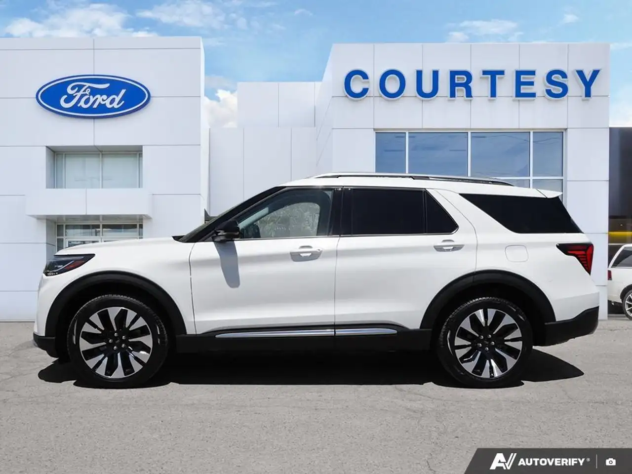 Ford Explorer снимка Ford Explorer