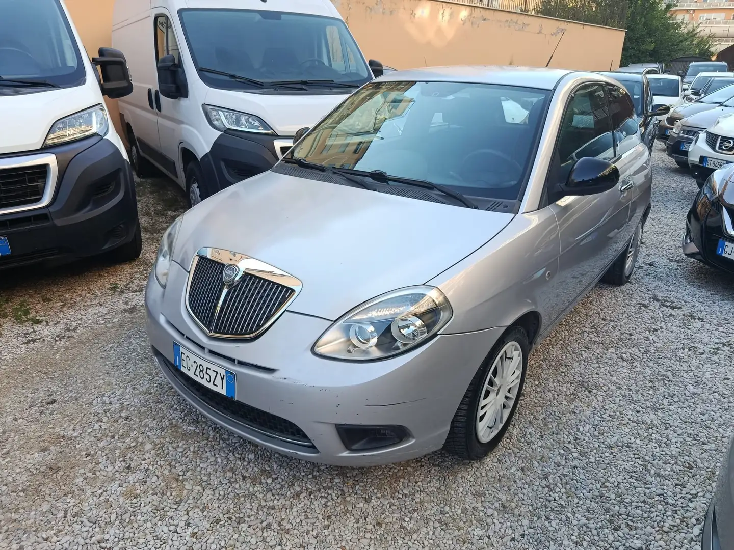 Lancia Ypsilon Ypsilon II 1.2 8v silver 69cv GPL Plateado - 1
