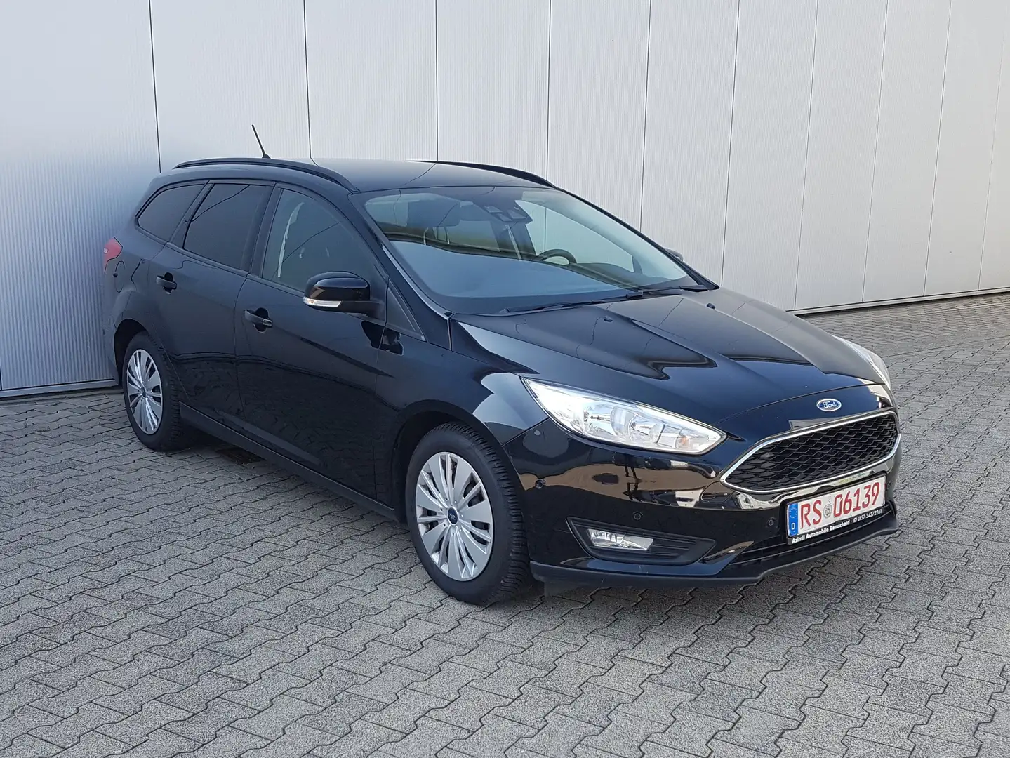 Ford Focus Turnier 1.0 EcoBoost Business*ZAHNRIEMEN-INSP.NEU* Schwarz - 1
