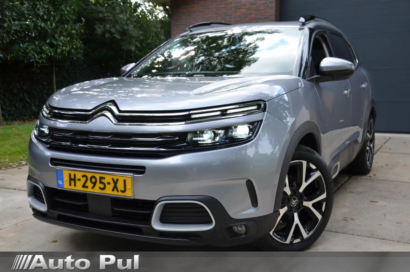 Citroen C5 Aircross 1.2 PureTech Shine Automaat/Navi/Pdc/Ecc/Achteruit Grijs - 1