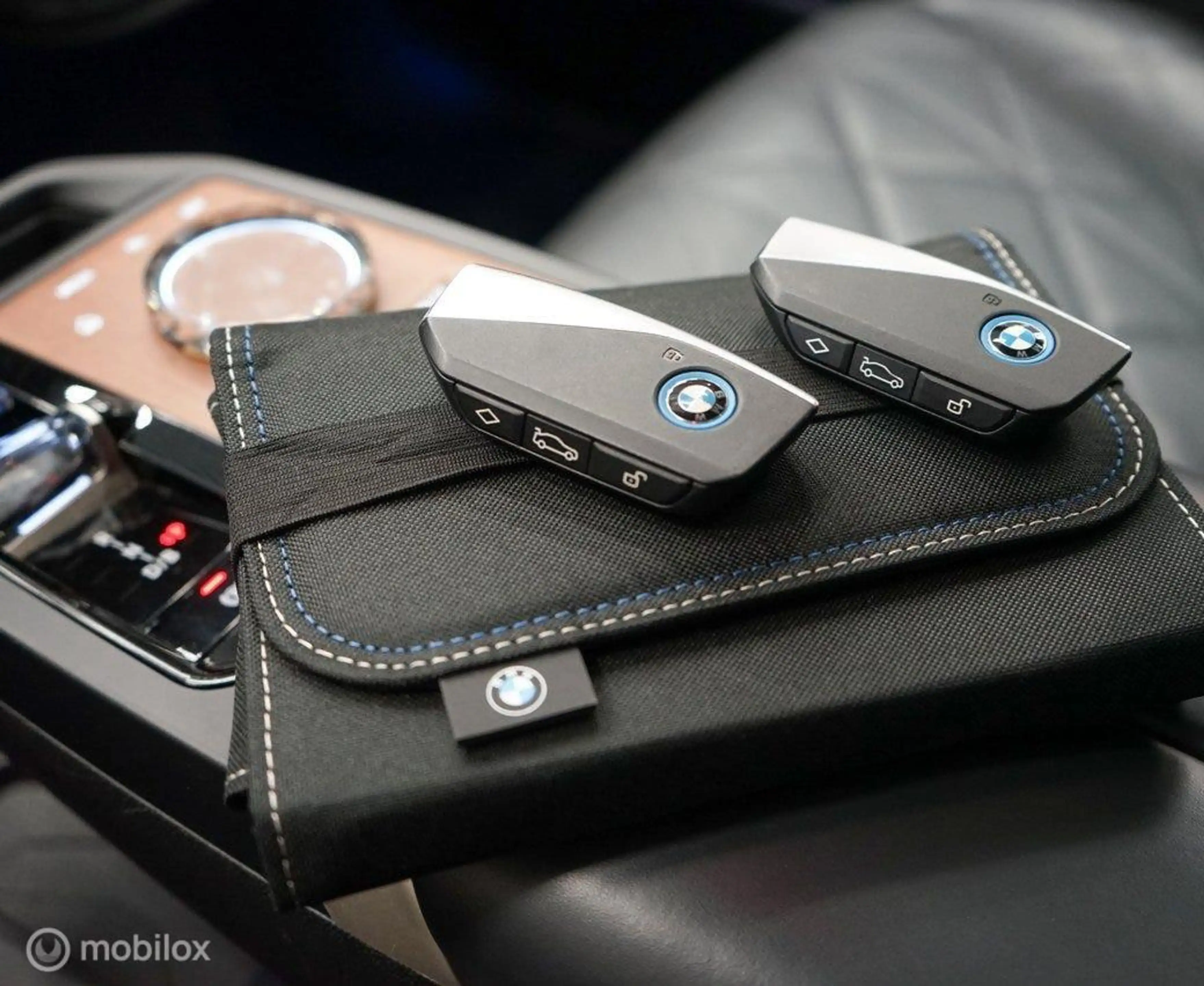 BMW iX xDrive40 High Executive 77 kWh Sport, H/K, Massage — photo 29