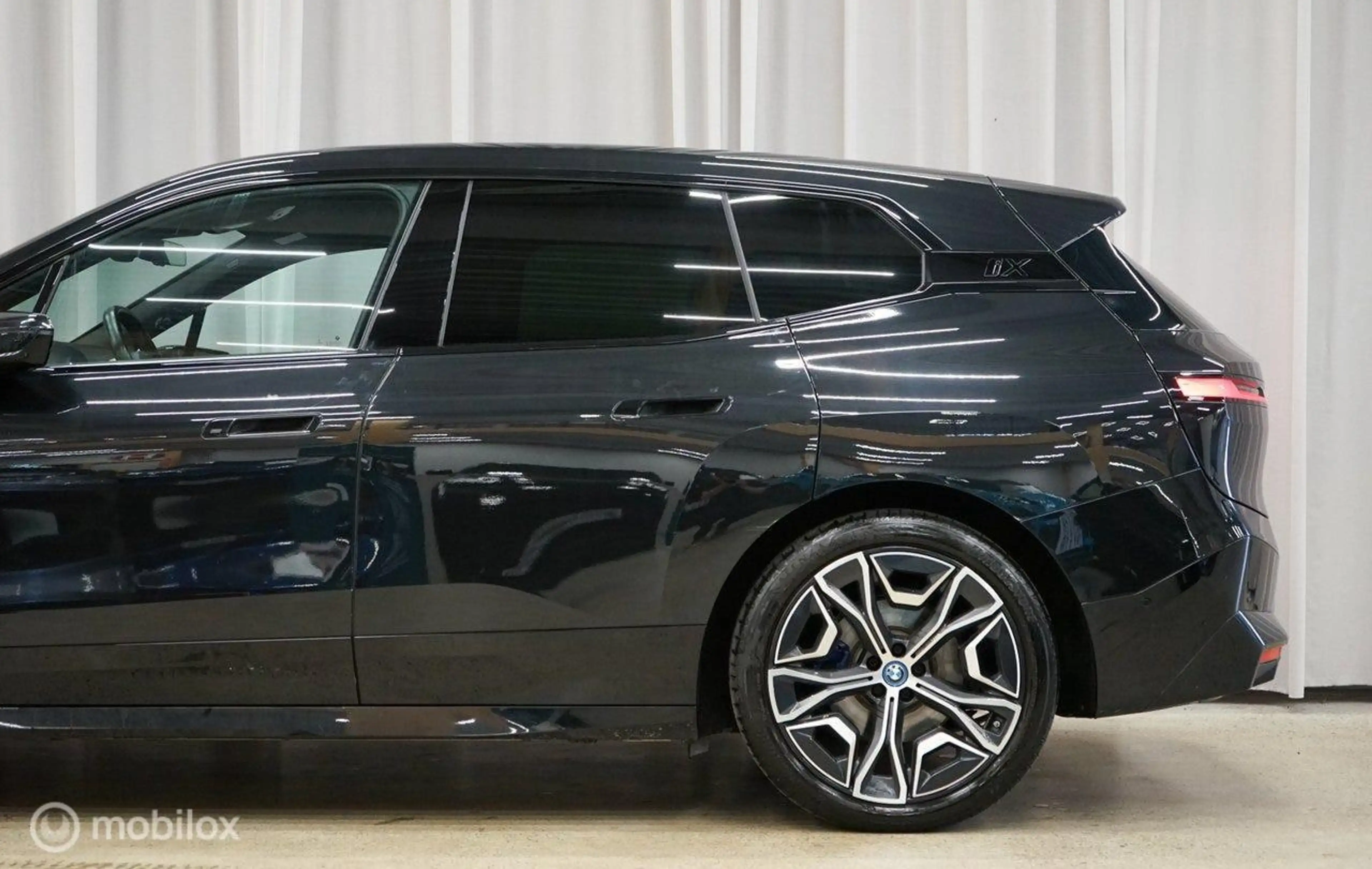BMW iX xDrive40 High Executive 77 kWh Sport, H/K, Massage — photo 5