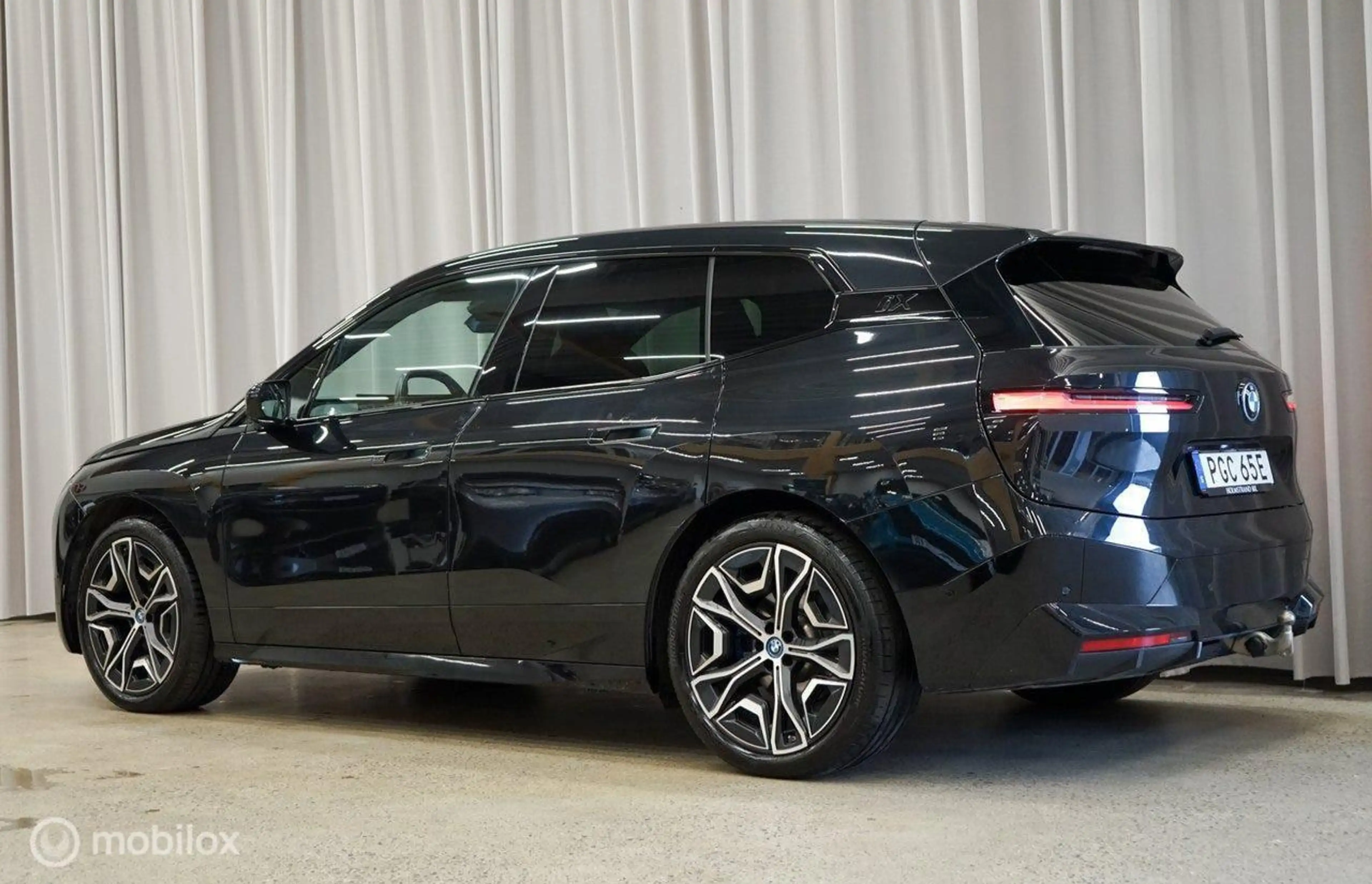 BMW iX xDrive40 High Executive 77 kWh Sport, H/K, Massage — photo 3