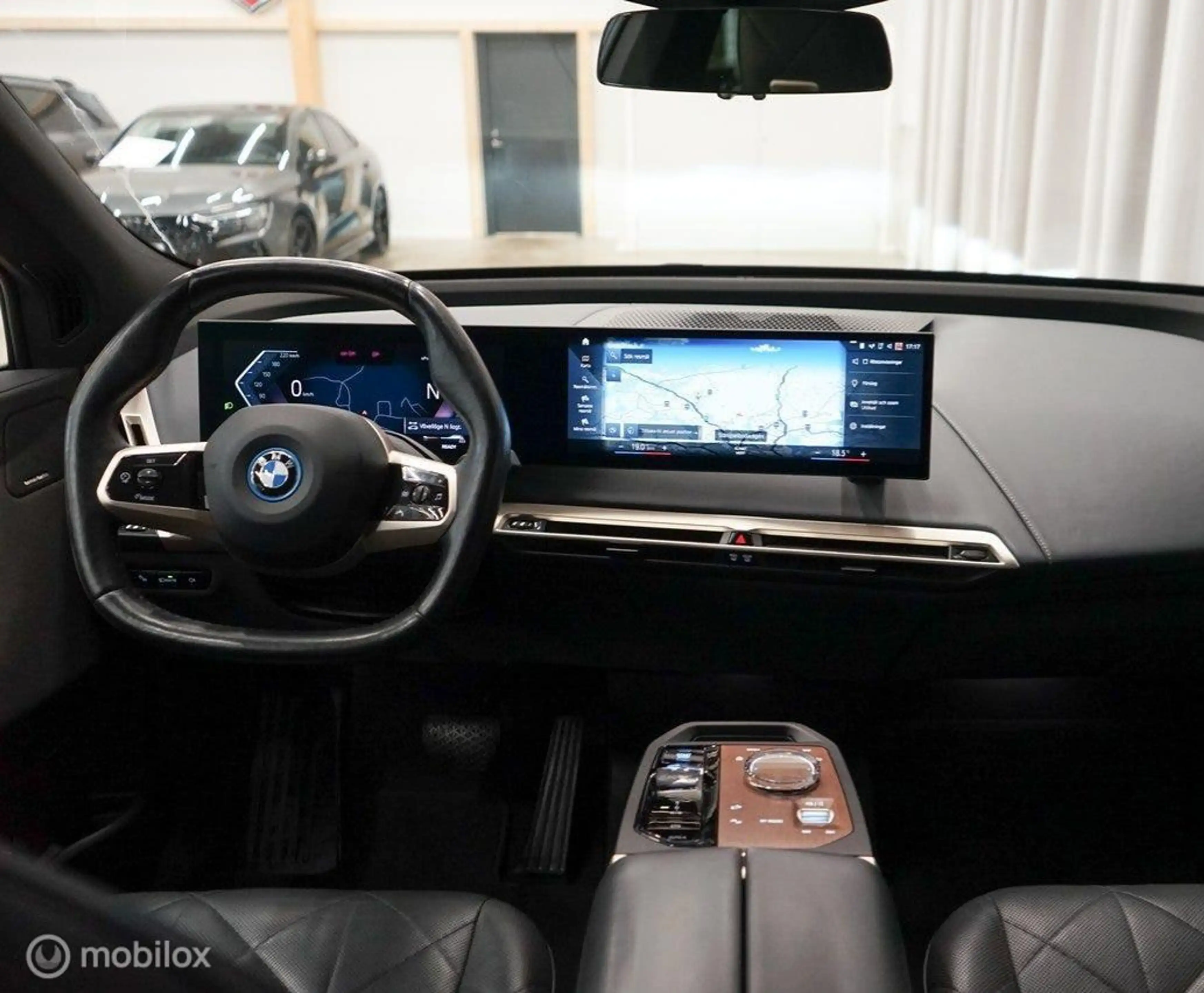 BMW iX xDrive40 High Executive 77 kWh Sport, H/K, Massage — photo 13