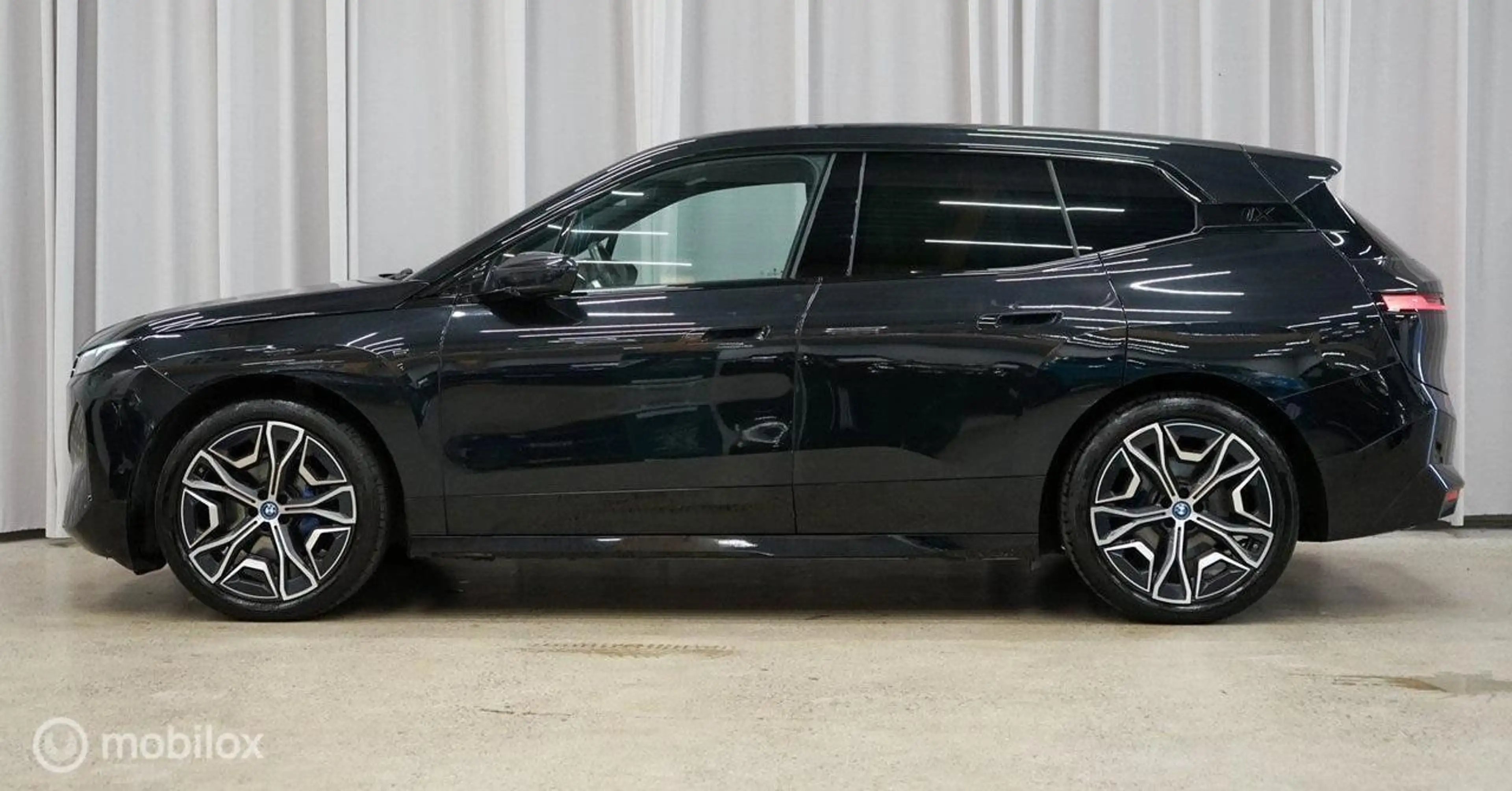 BMW iX xDrive40 High Executive 77 kWh Sport, H/K, Massage — photo 7