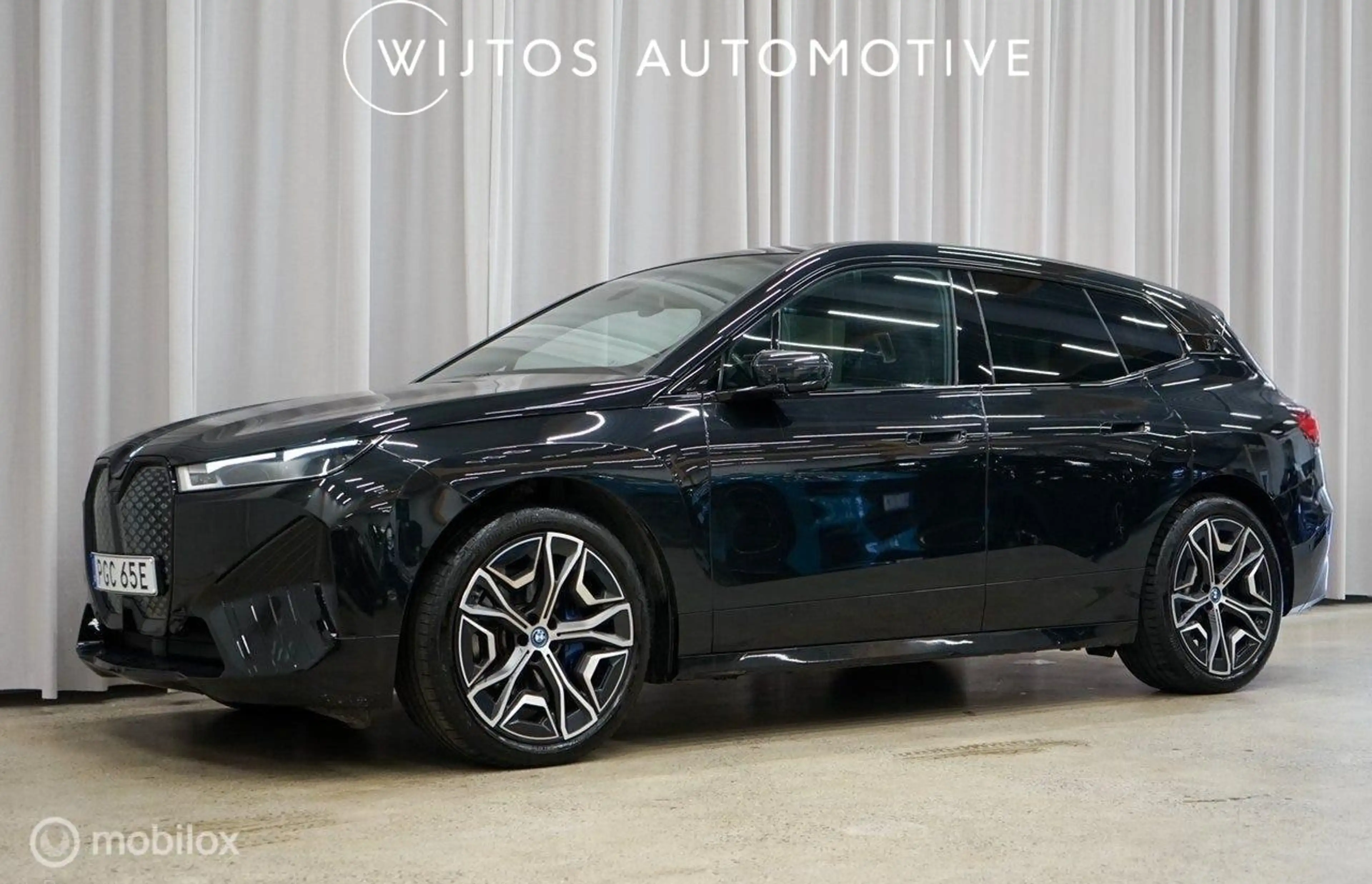 BMW iX xDrive40 High Executive 77 kWh Sport, H/K, Massage