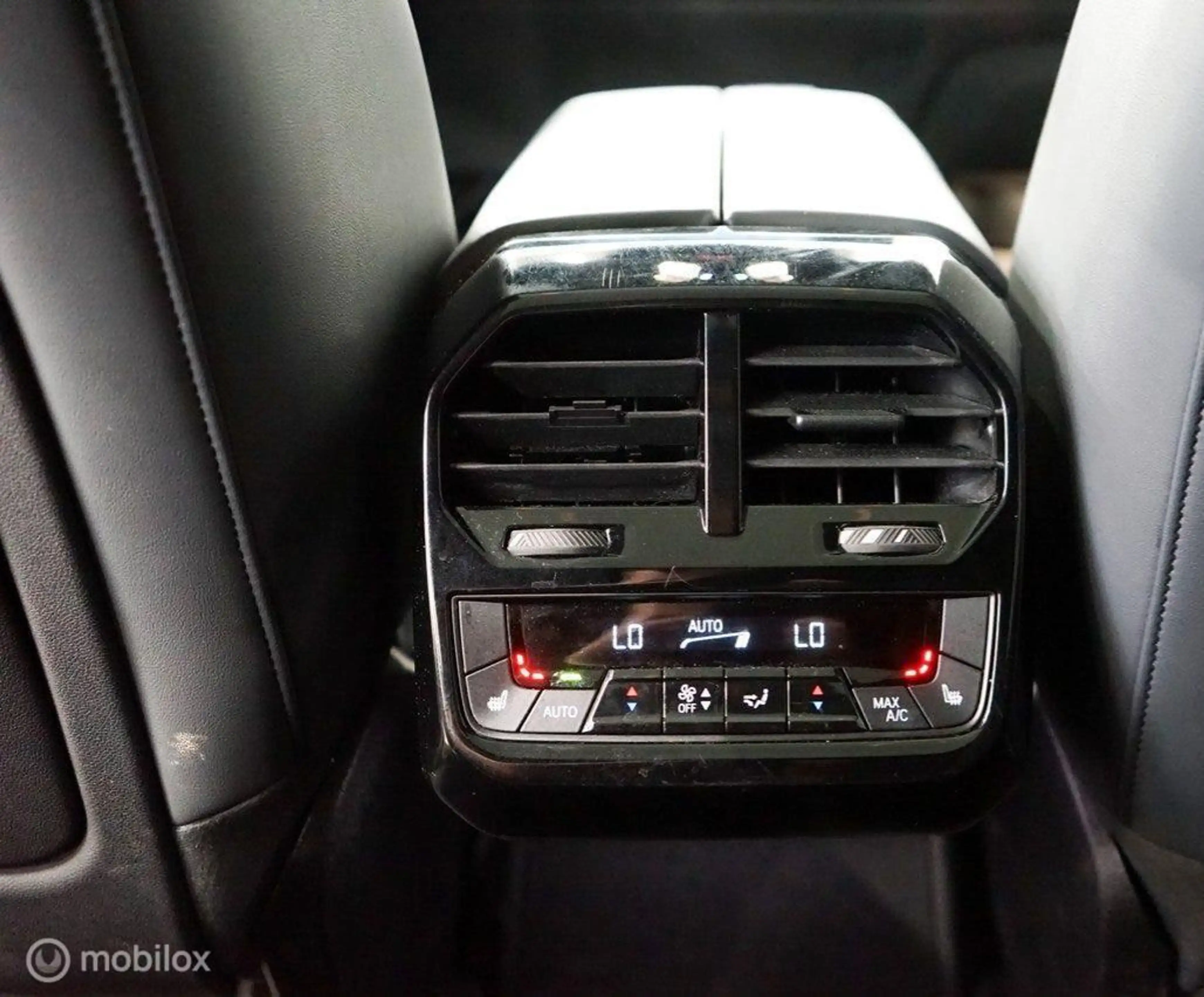 BMW iX xDrive40 High Executive 77 kWh Sport, H/K, Massage — photo 12