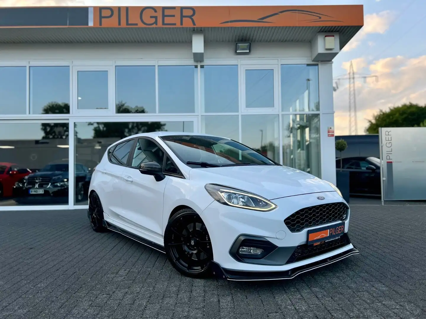 Ford Fiesta ST Carbon*Tarrox-Bremse*H&R*Recaro*Sparco Blanco - 1
