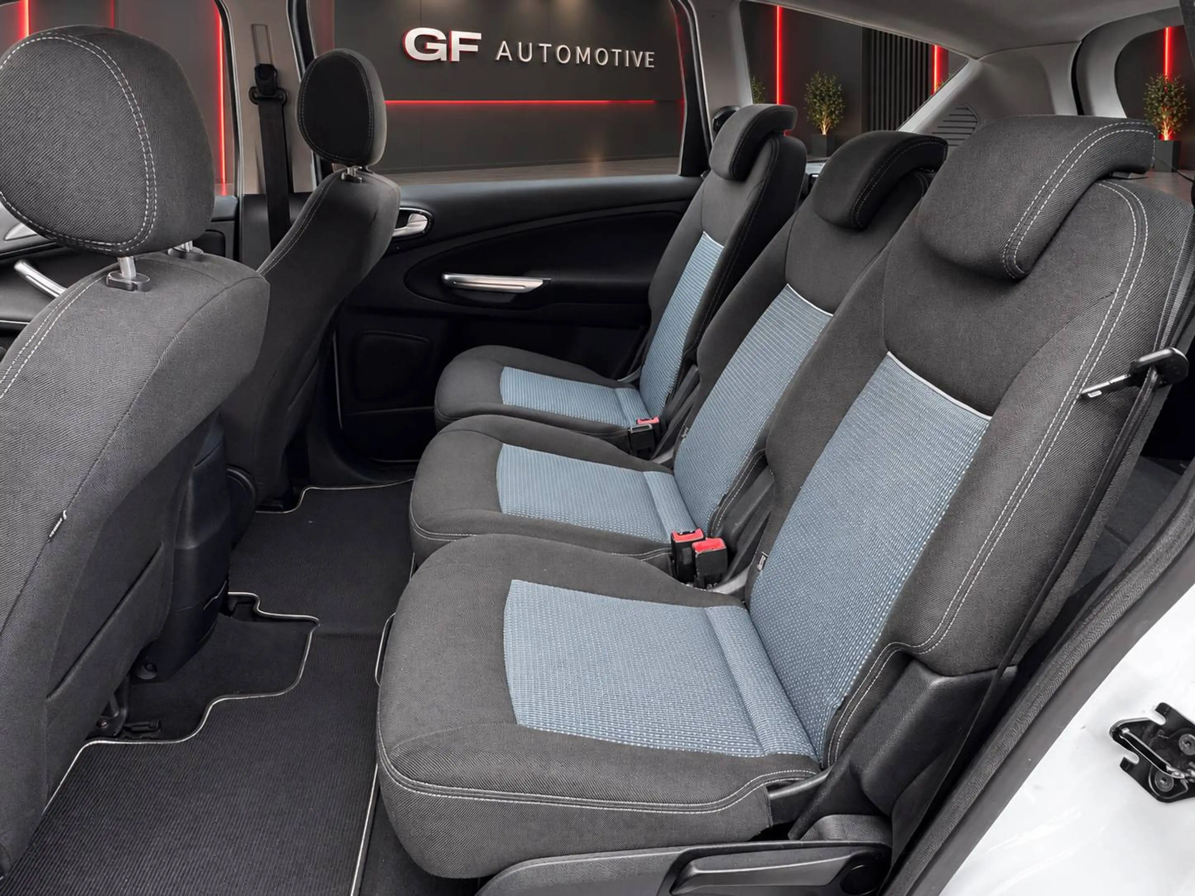 Ford S-Max S-Max 1.6 TDCi Titanium DPF 5Pl — photo 10