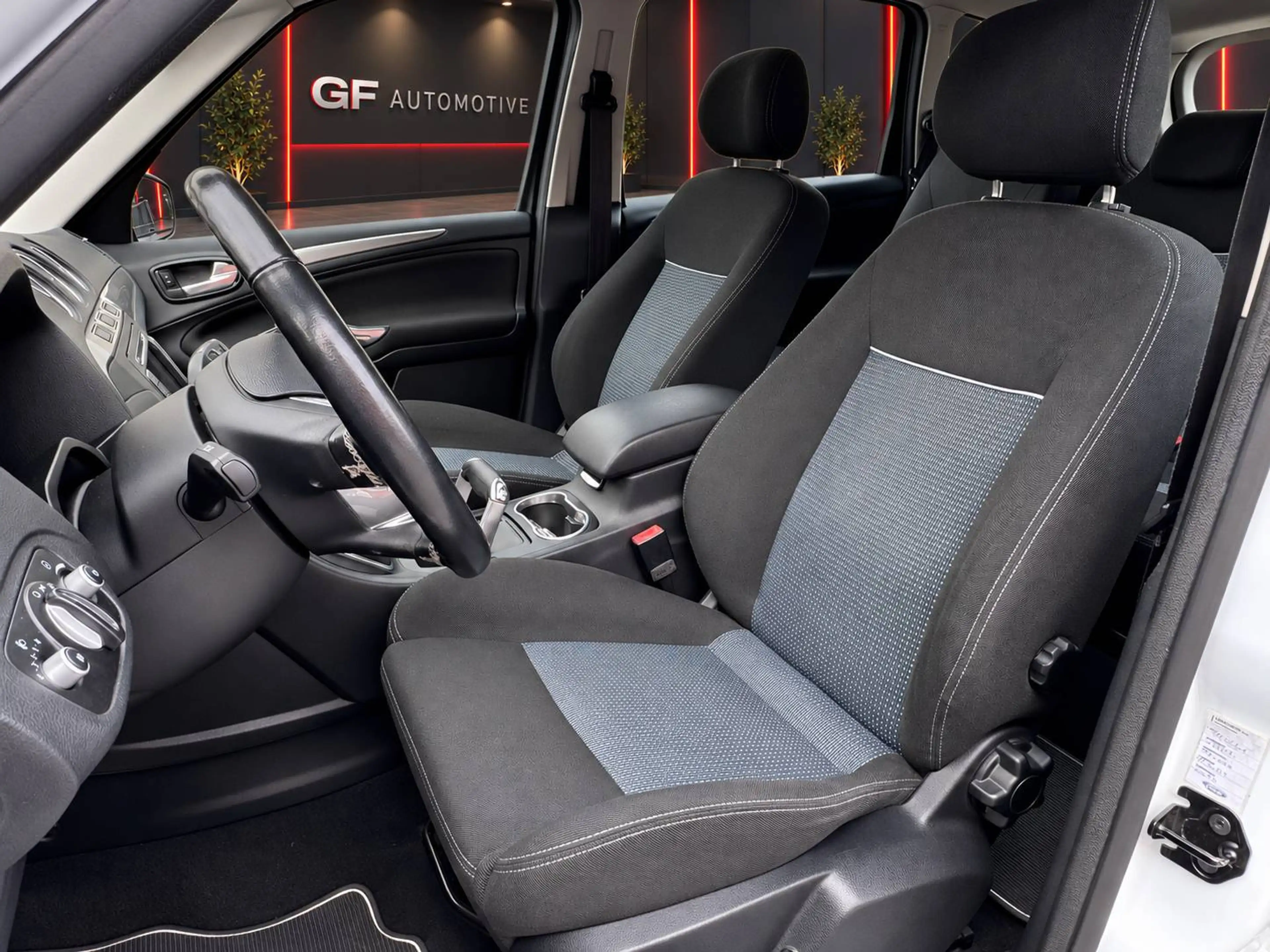 Ford S-Max S-Max 1.6 TDCi Titanium DPF 5Pl — photo 8