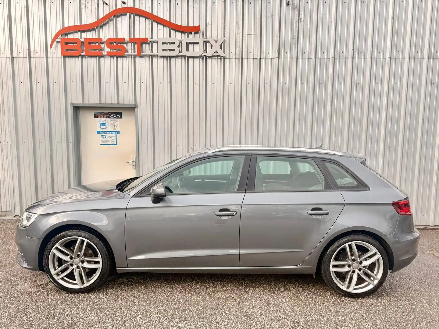 Audi A3 Attraction Silber - 1