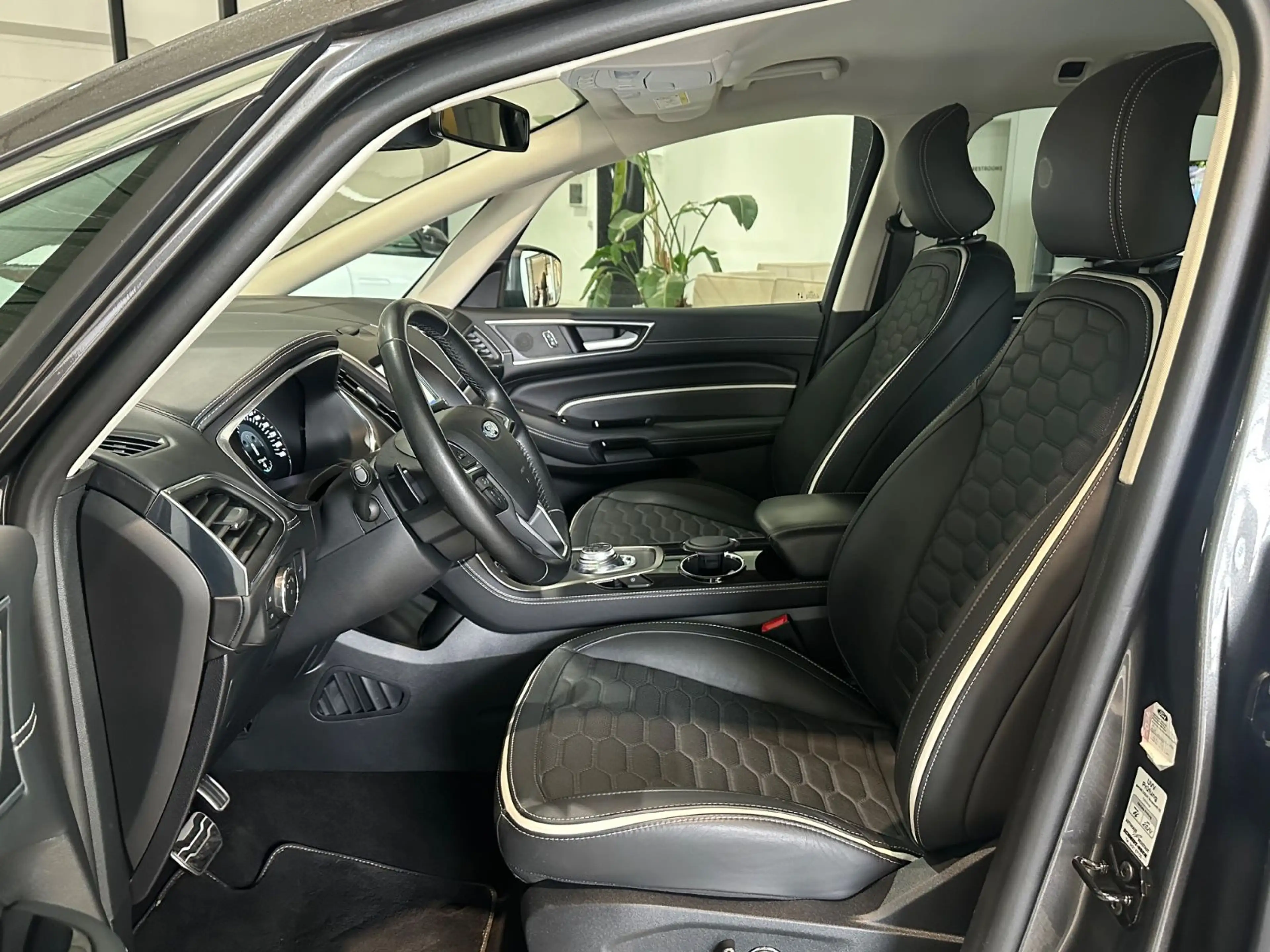 Ford S-Max 2.0 Vignale*4x Verfügbar,ACC,Standheizung* — photo 9