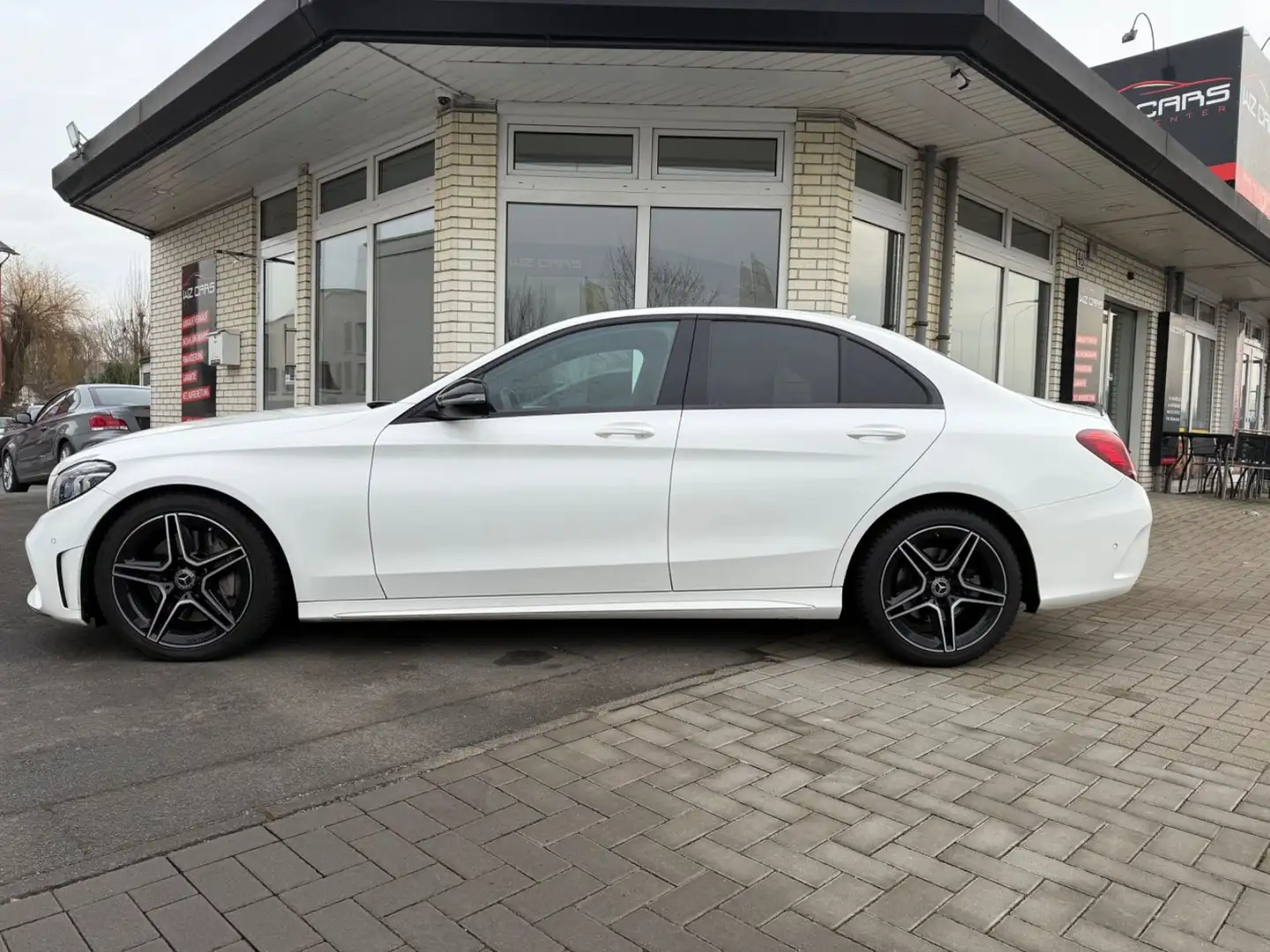 Mercedes-Benz C 300 C Klasse Lim AMG Line KAMERA BI-XENON PANO Blanco - 2