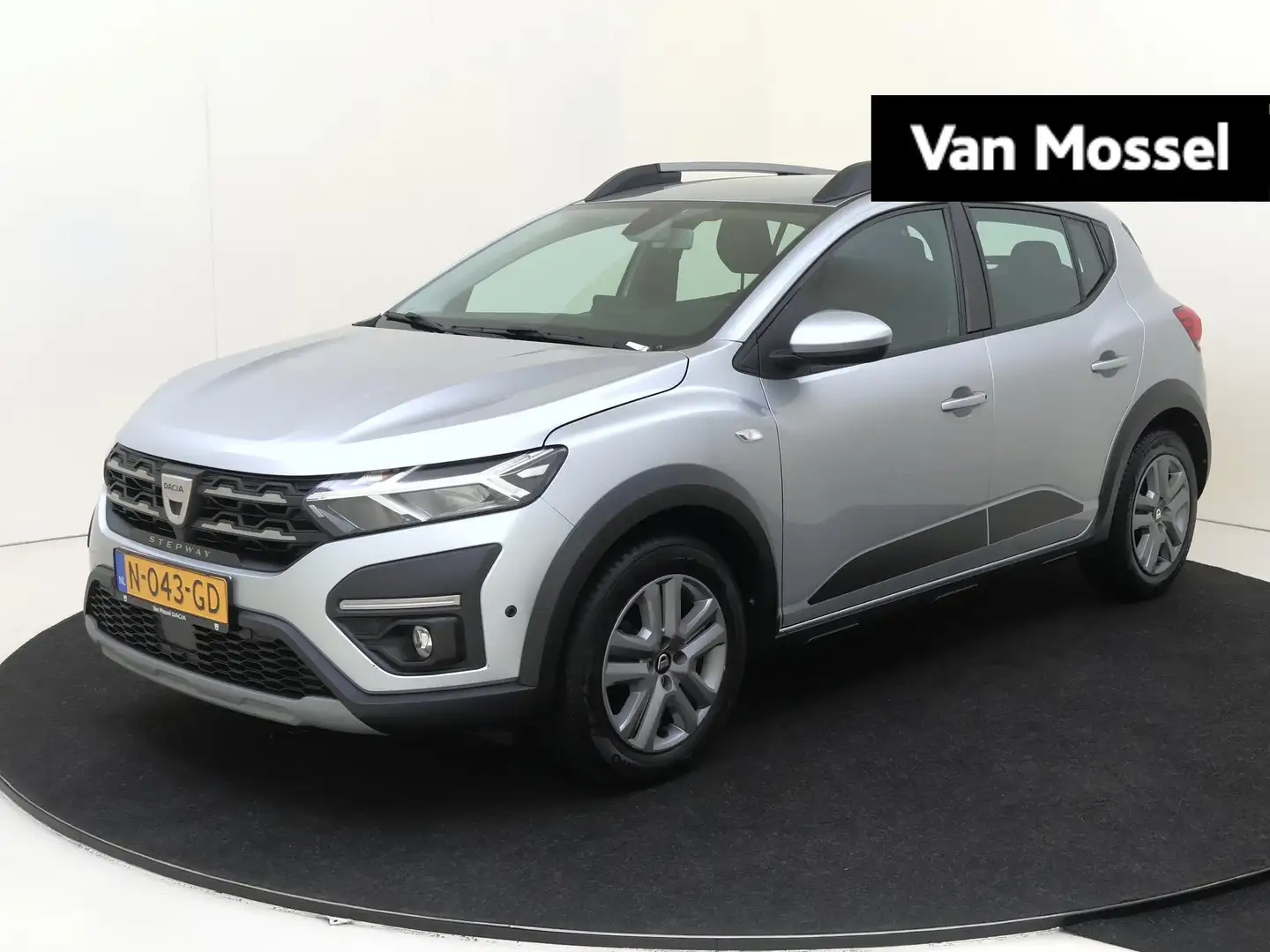 Dacia Sandero Stepway 1.0 TCe 100 Bi-Fuel Comfort | Navigatie | Gris - 1