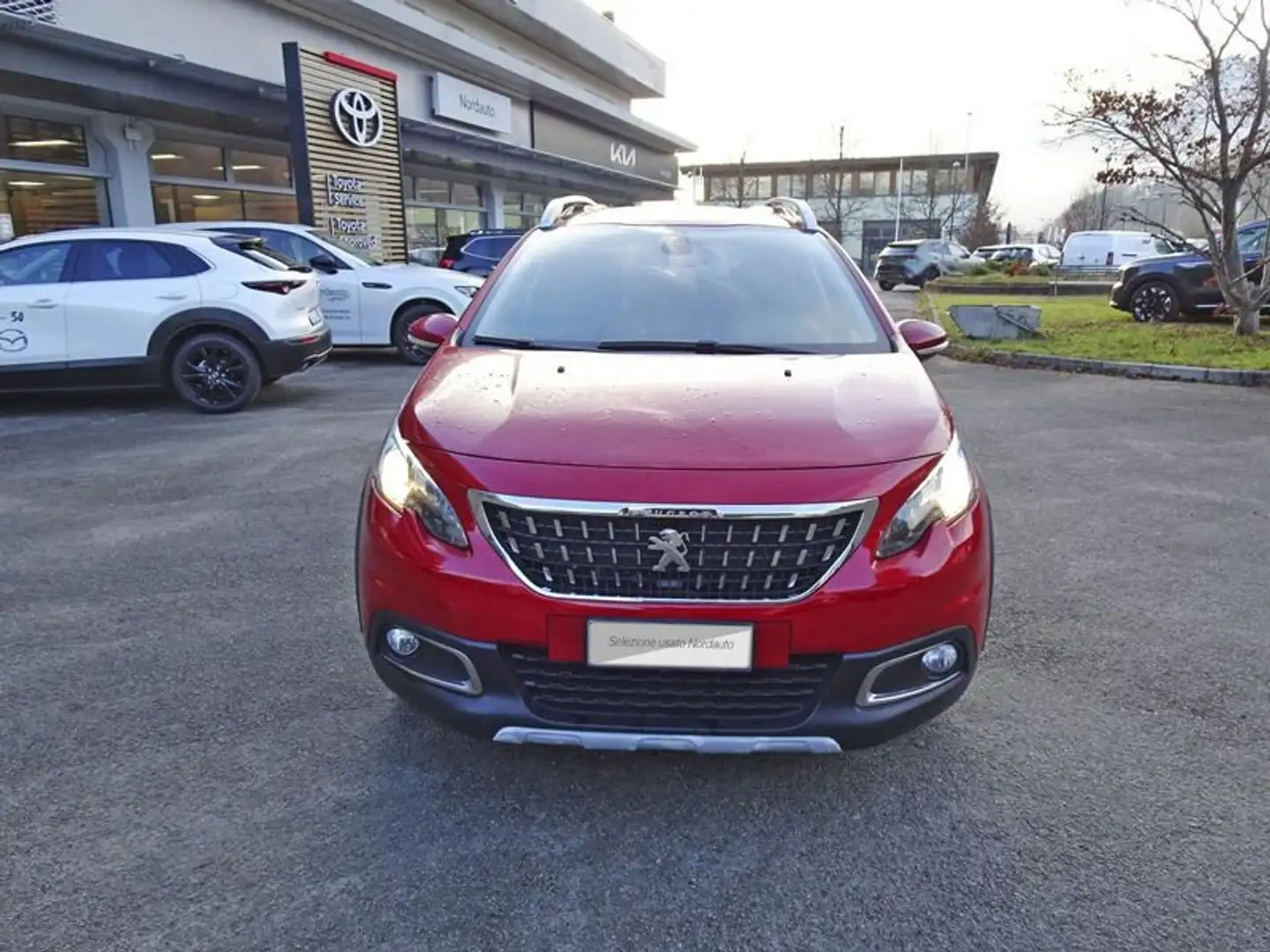 Peugeot 2008 PureTech Turbo 110 S&S Allure Piros - 2