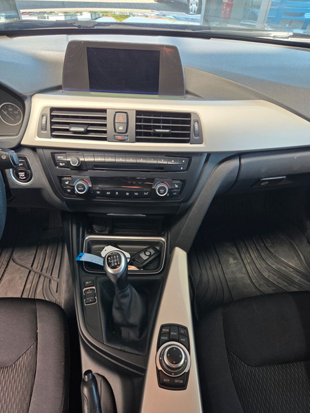 BMW 318 3 Touring 318 d — photo 14