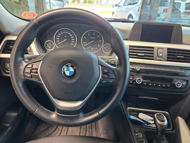 BMW 318 3 Touring 318 d — photo 15