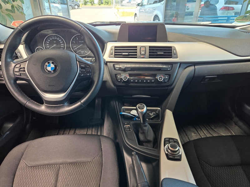 BMW 318 3 Touring 318 d — photo 13