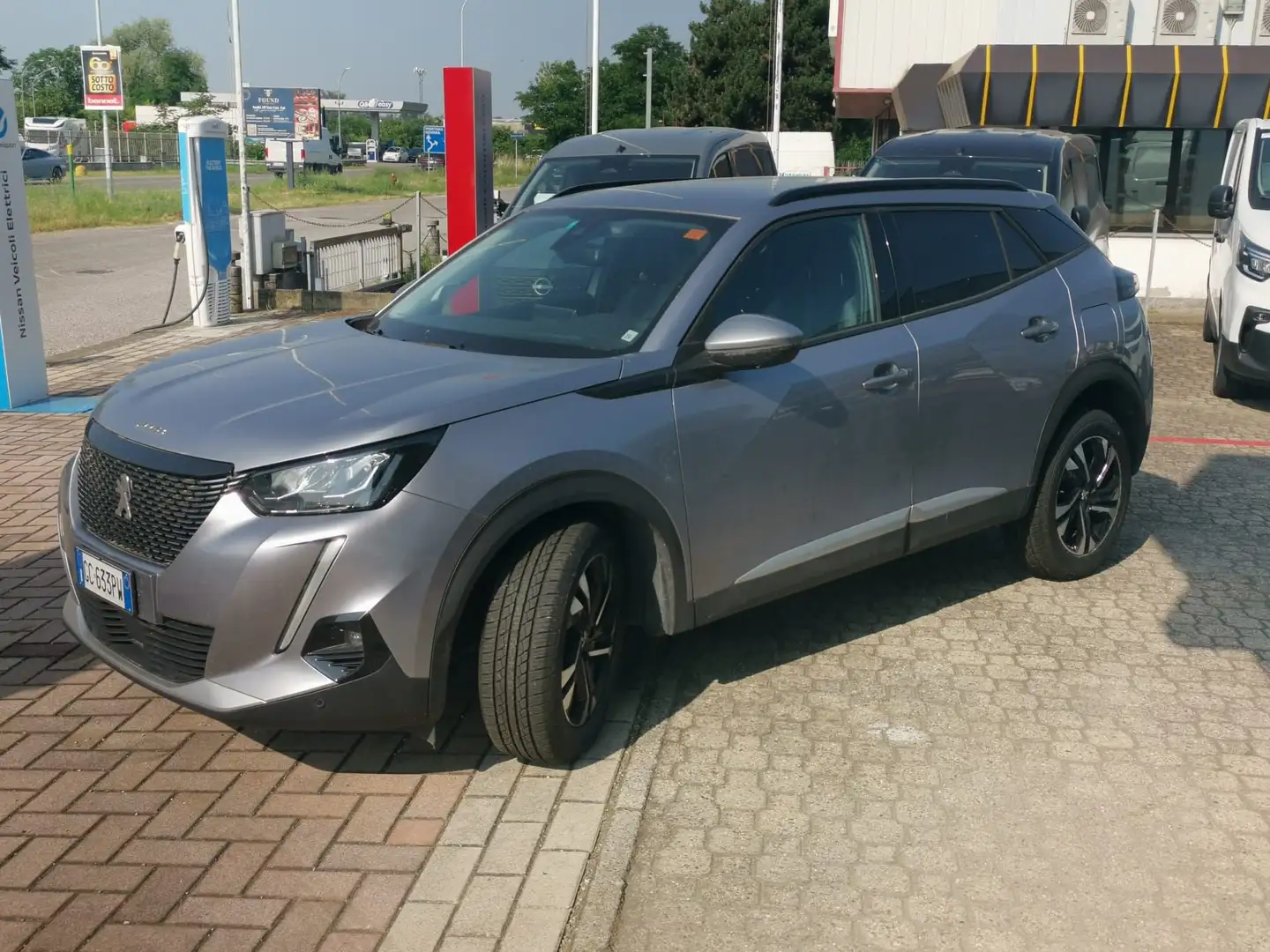 Peugeot 2008 2ª serie PureTech 130 S&S Allure Grigio - 1