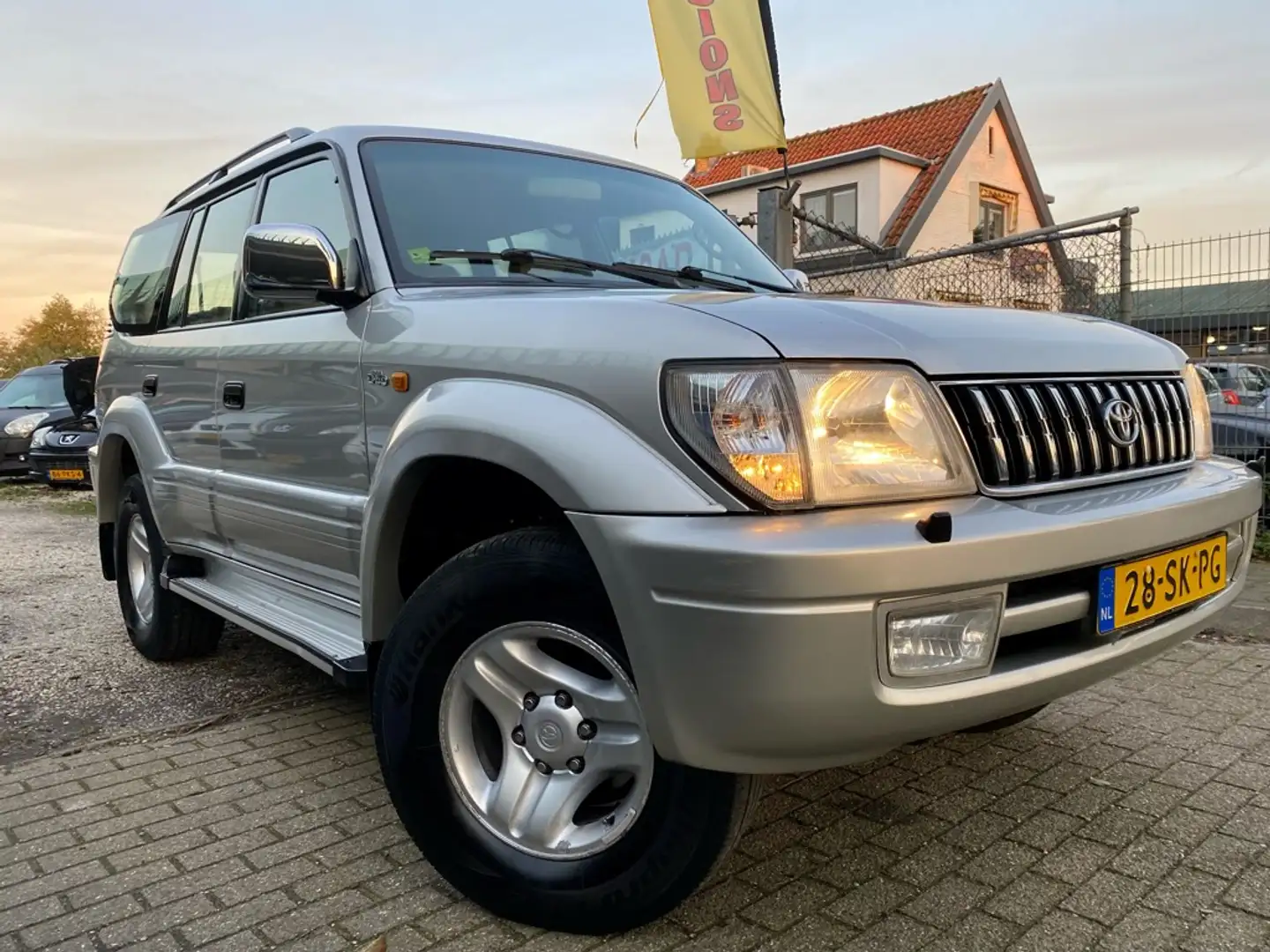 Toyota Land Cruiser 90 3.0 D4-D Executive Szary - 1