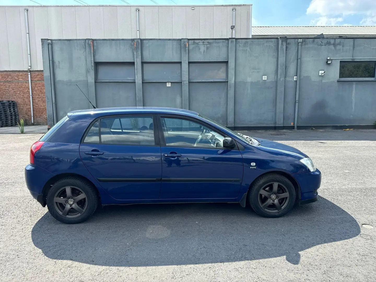 Toyota Corolla 1.4i VVT-i AIRCO CLIMATISÉ JANTE ALUMINIUM Azul - 2