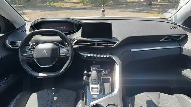 Peugeot 3008 view 11