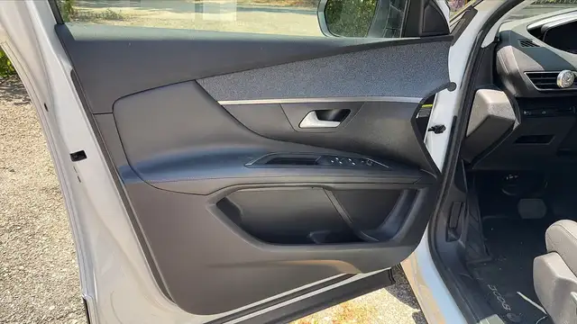 Peugeot 3008 view 7