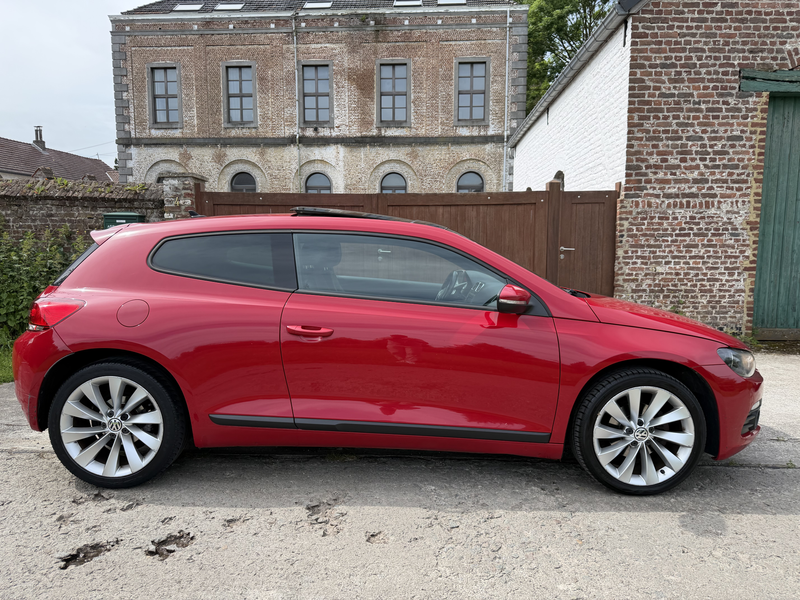 Volkswagen Scirocco 2.0 CR TDi DPF *PANO*CUIR*GPS*JANTES ALU* — photo 2