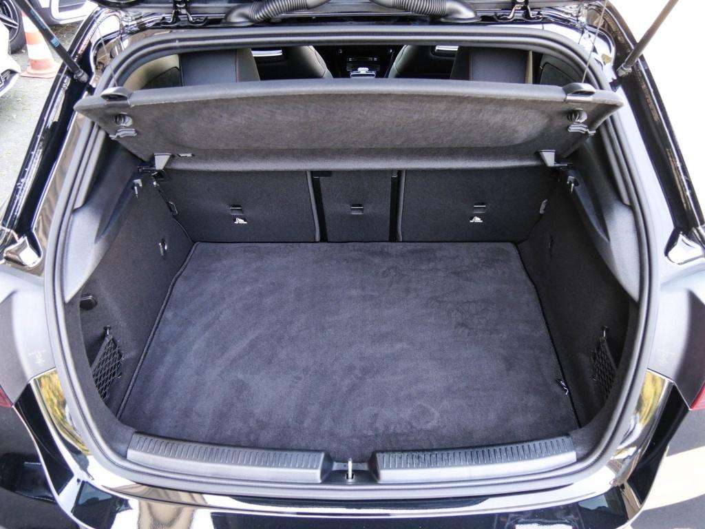 Mercedes-Benz A 220