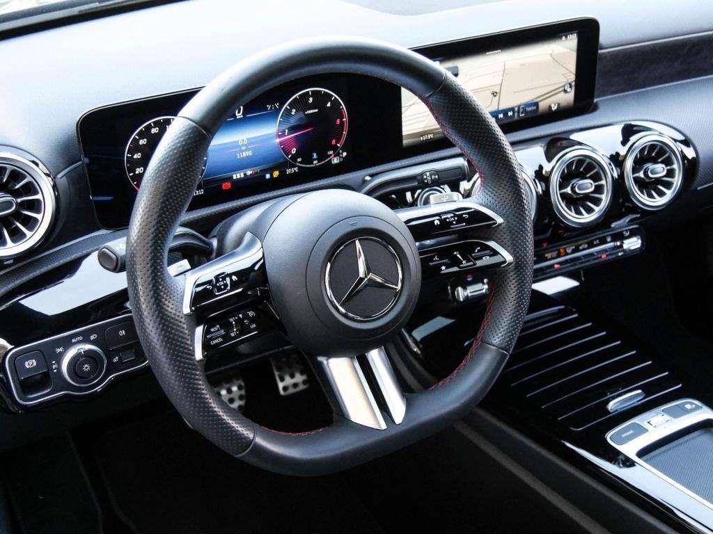 Mercedes-Benz A 220