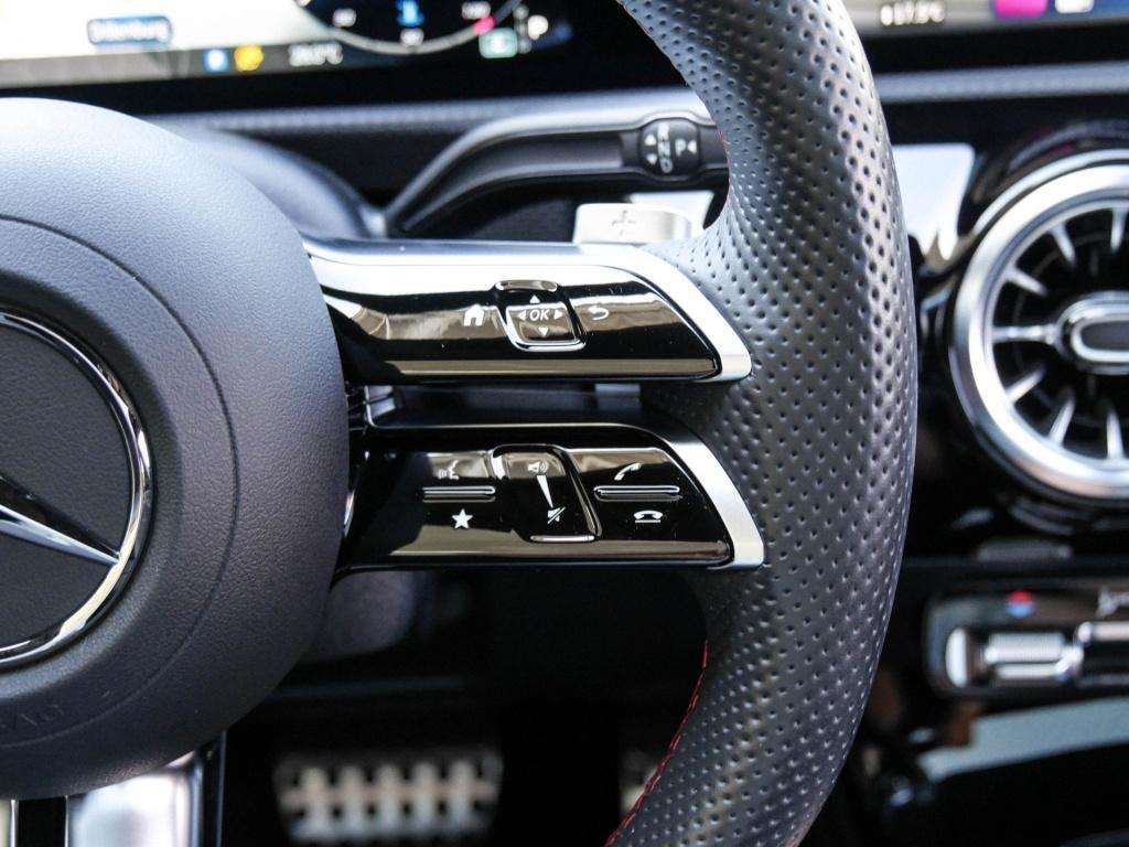 Mercedes-Benz A 220