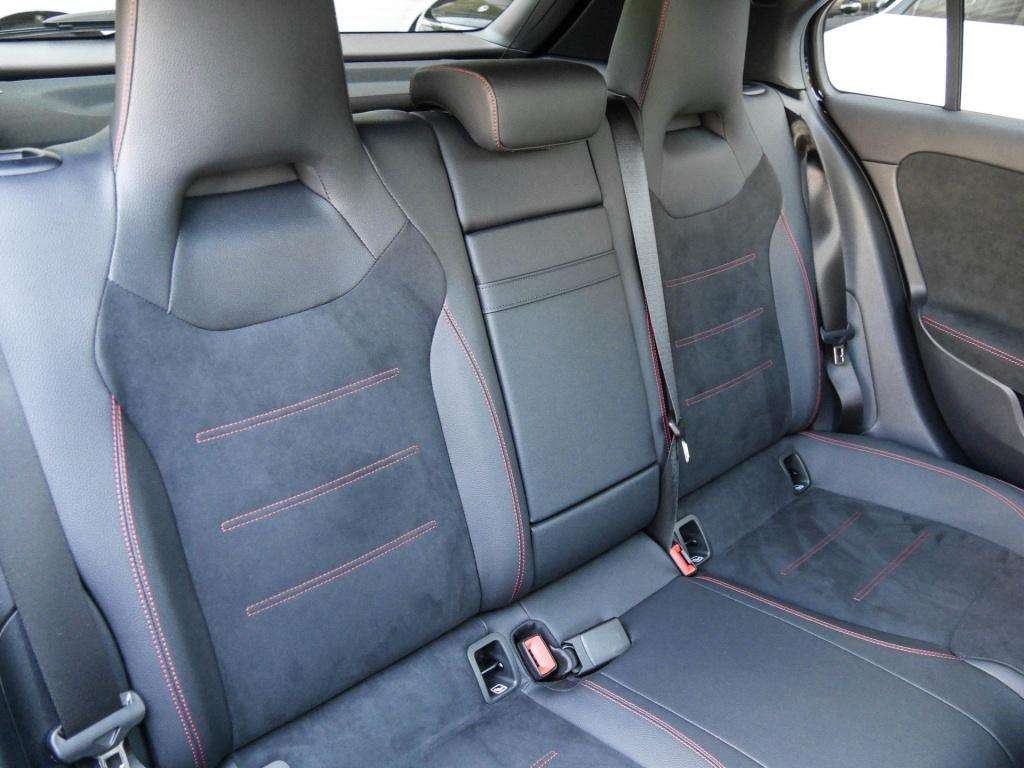 Mercedes-Benz A 220