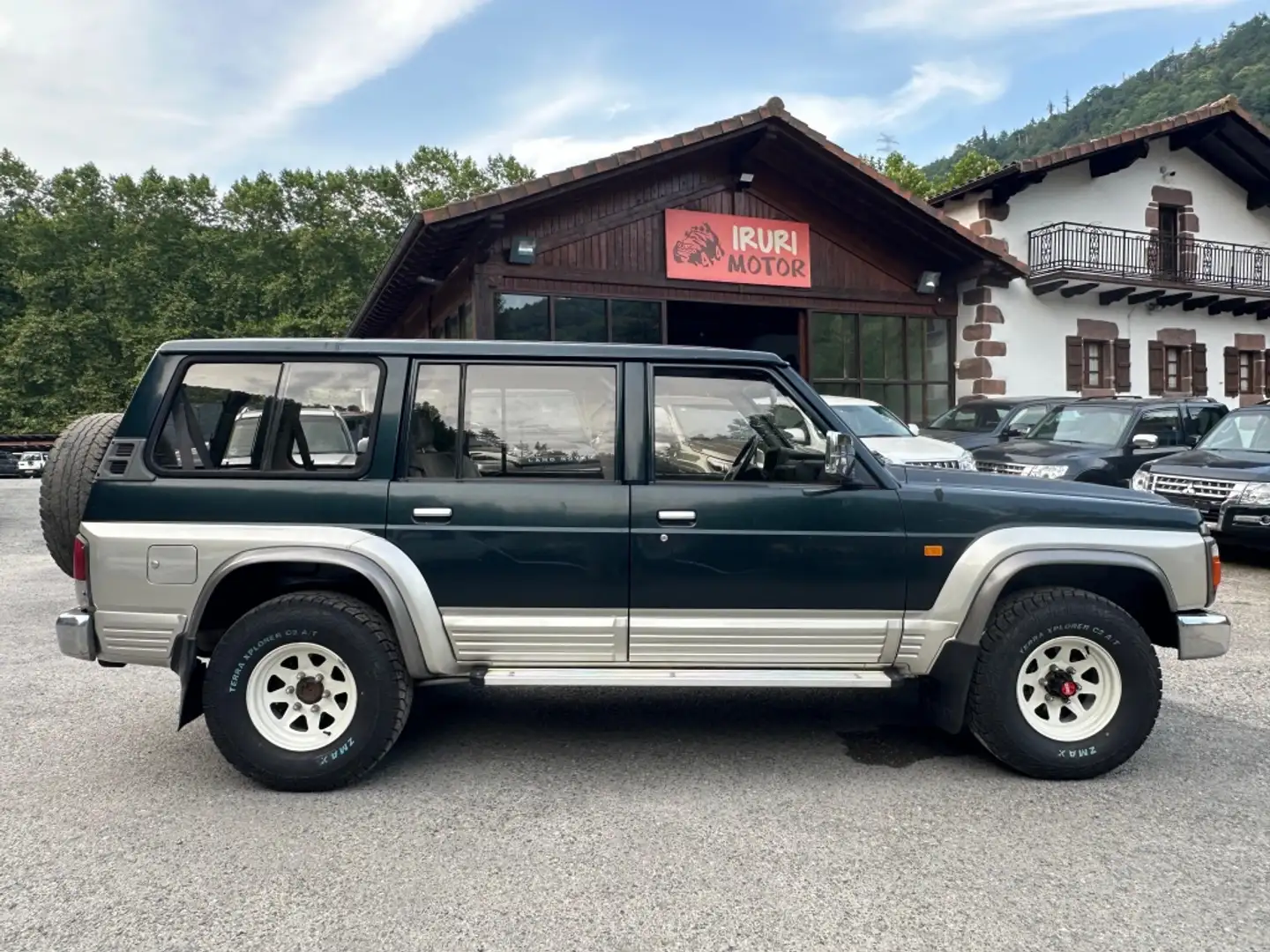 Nissan Patrol GR 2.8 TD Wagon SLX Grün - 1