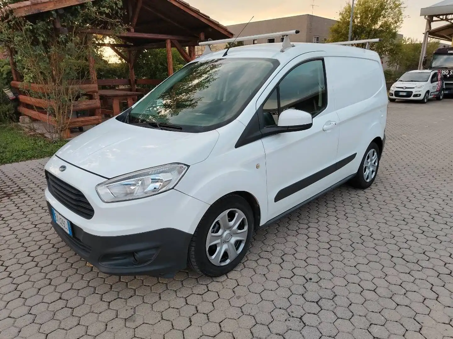 Ford Transit Courier 1.5 tdci 75cv Trend E5 Bianco - 1