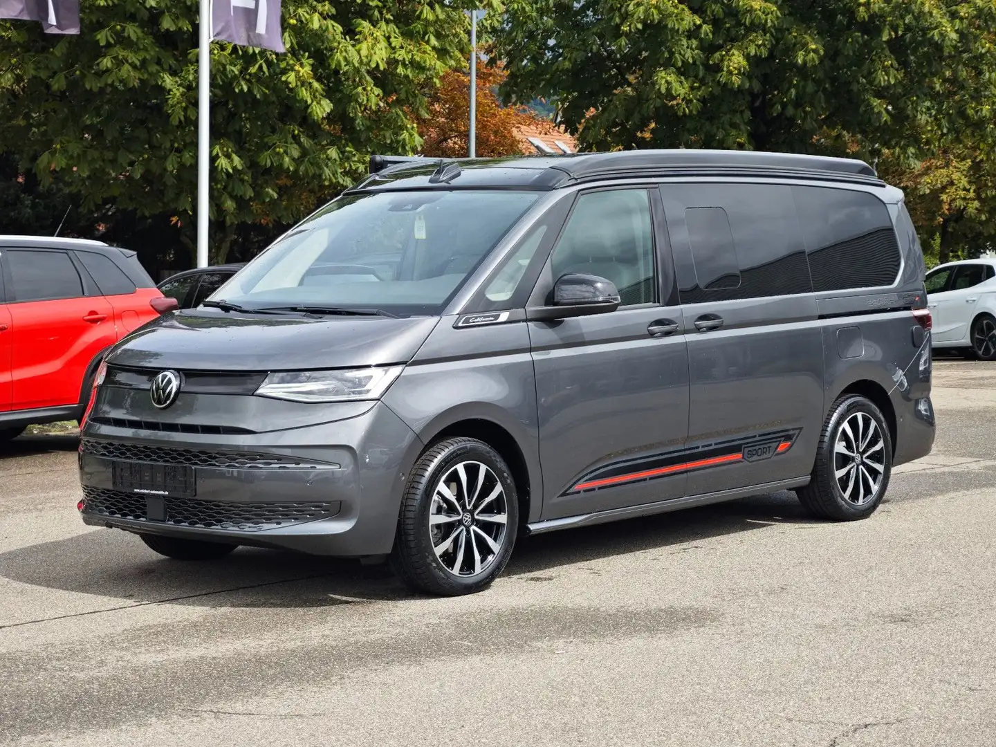 Volkswagen T7 California Beach Camper "Sport Edition" AHK MARKISE 5J/GAR Gris - 1