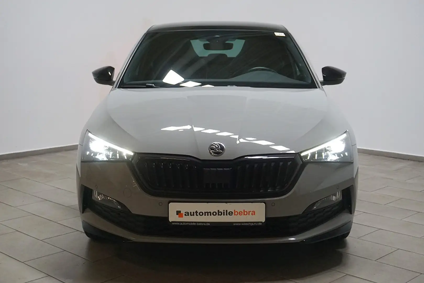 Skoda Scala 1.5TSI DSG Monte Carlo Pano Navi LED Grau - 2
