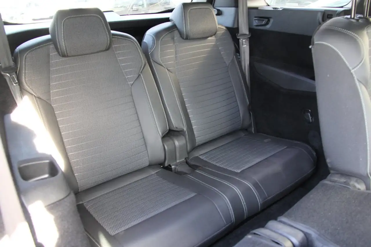 Peugeot 5008 145PS GT FULL-LED 7Si Sitzh 19Z AHKVorbereitung 24