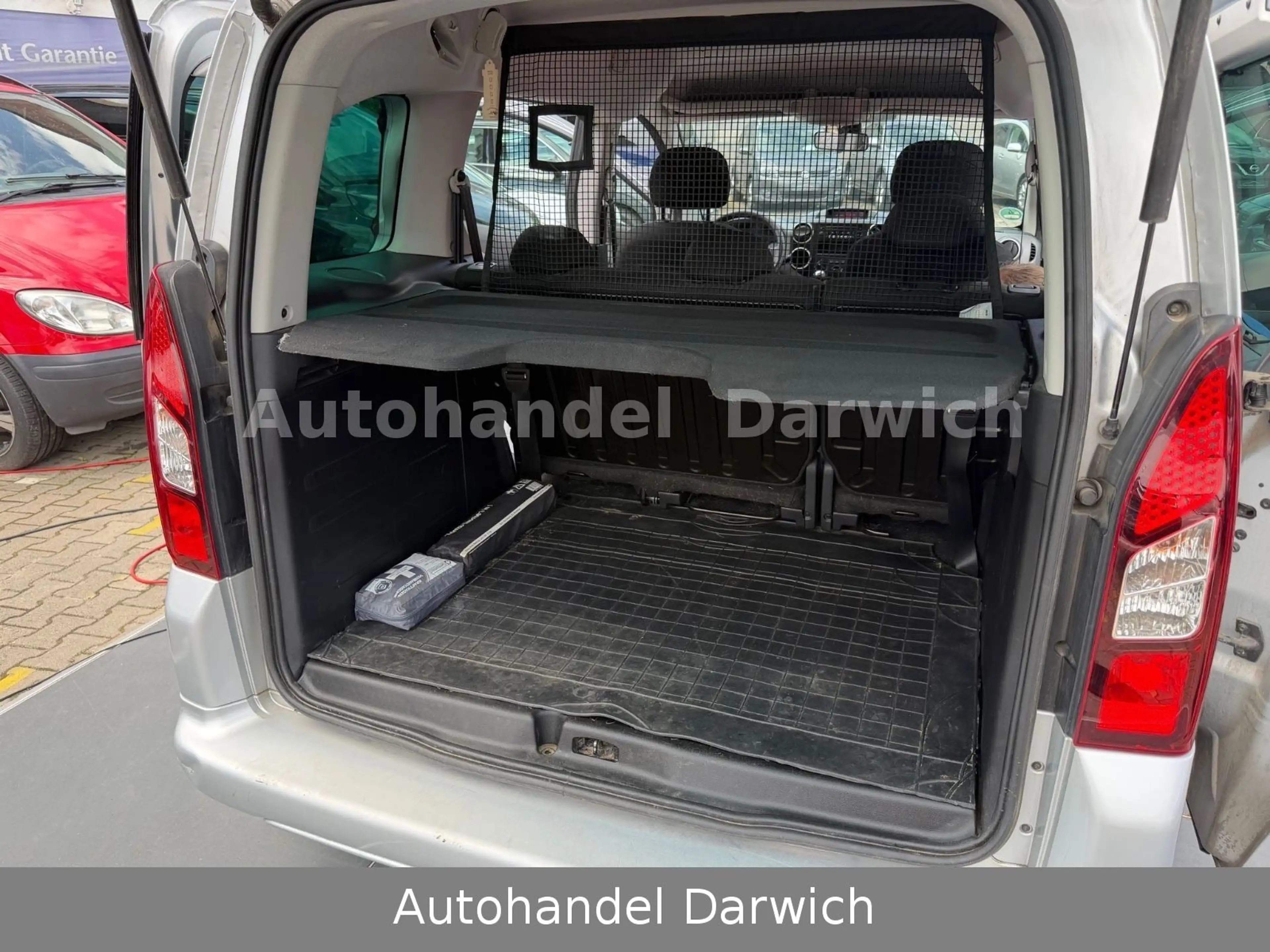 Peugeot Partner Tepee Active 1.6 HDI S.Heft Top — photo 9