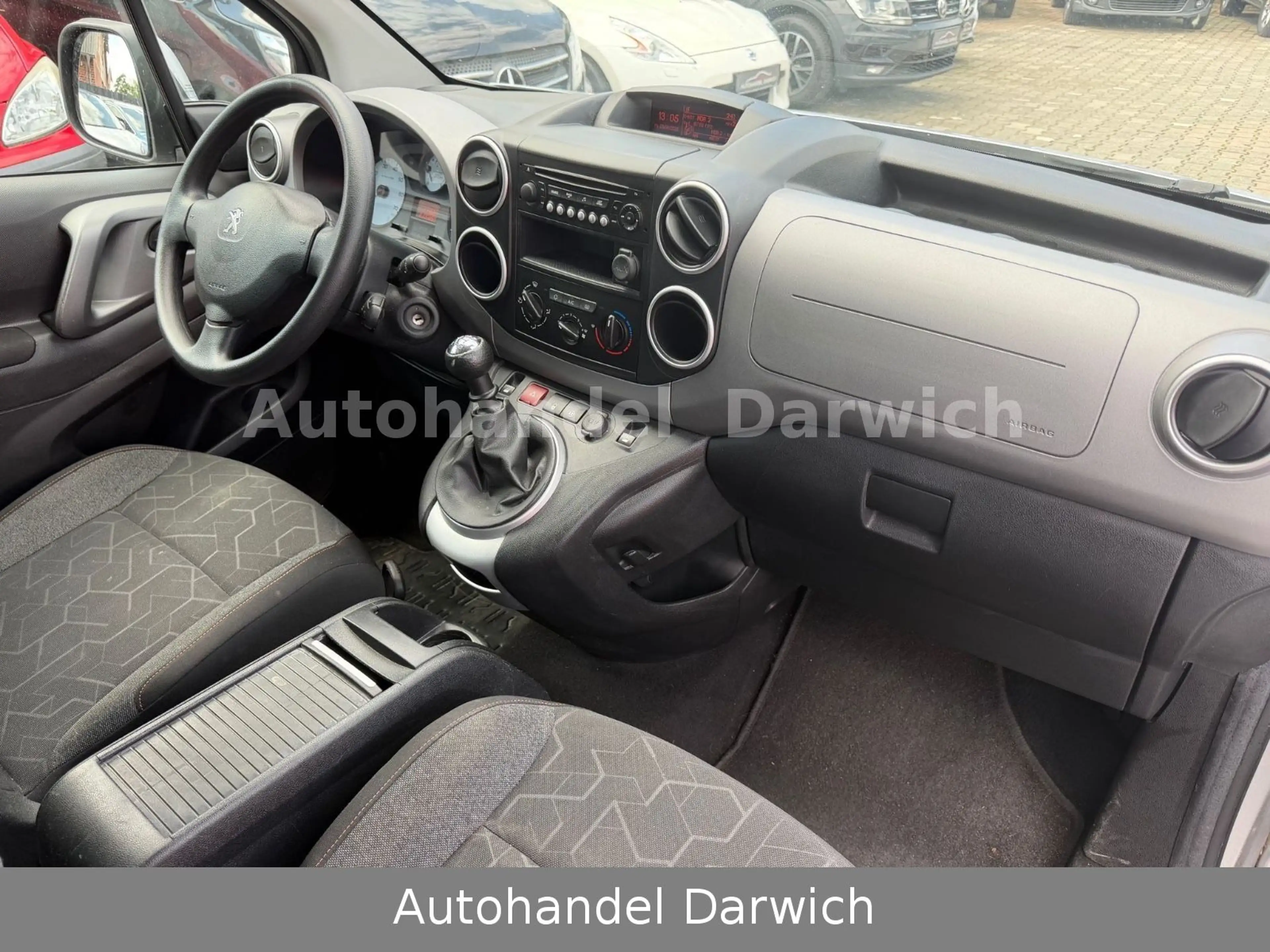 Peugeot Partner Tepee Active 1.6 HDI S.Heft Top — photo 12