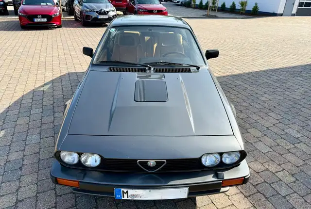 Alfa Romeo GTV 6/2.5